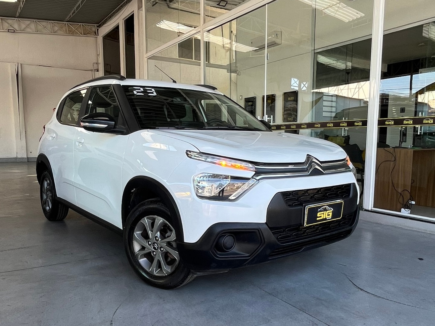 CITROEN C3 1.0 FIREFLY FLEX FEEL MANUAL 2023 na cor Branco com 46.036 km - Imagem 1 - SIG Multimarcas