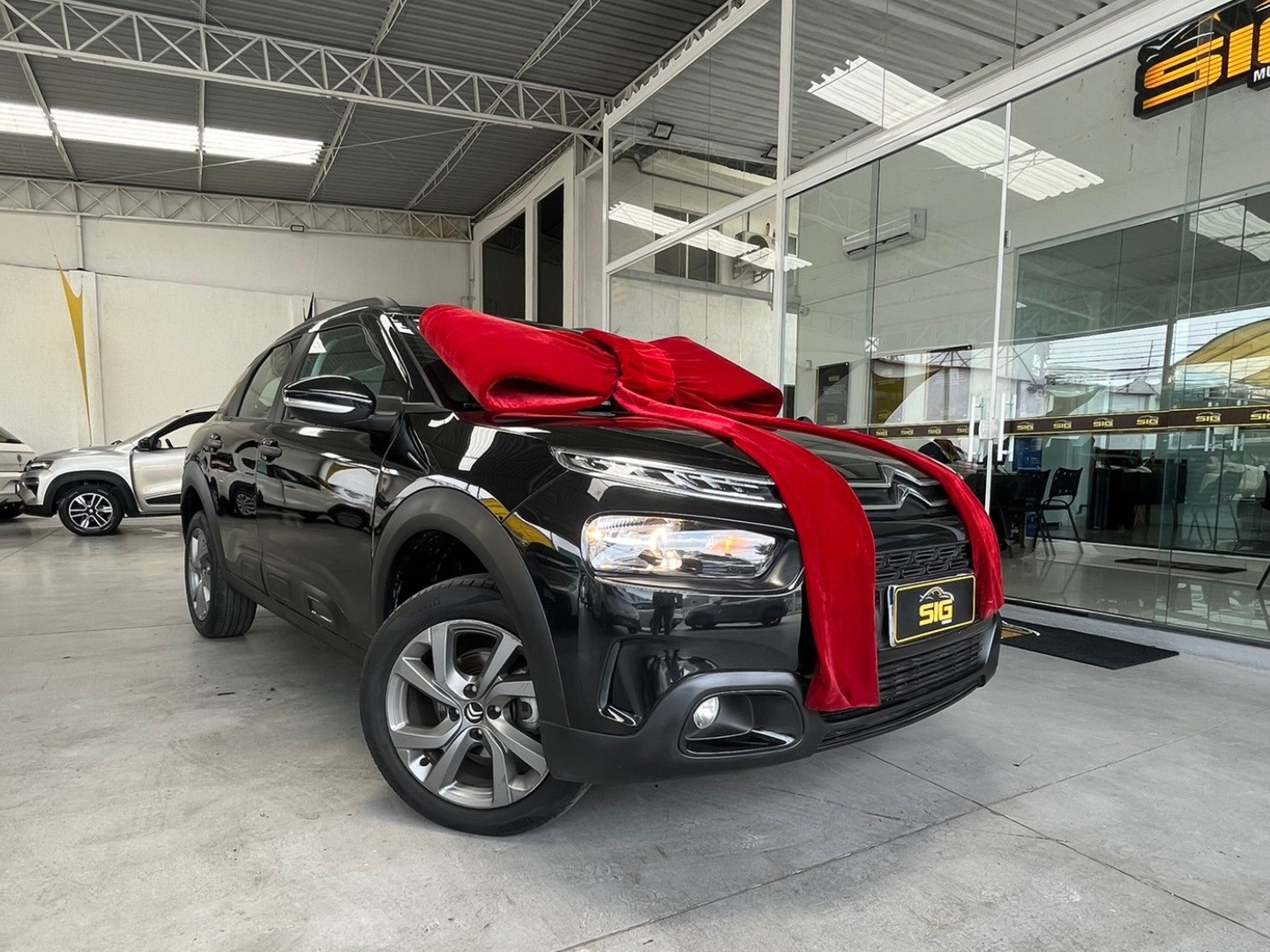 CITROEN C4 CACTUS 1.6 VTI 120 FLEX FEEL EAT6 2023 na cor Preto com 34.747 km - Imagem 1 - SIG Multimarcas