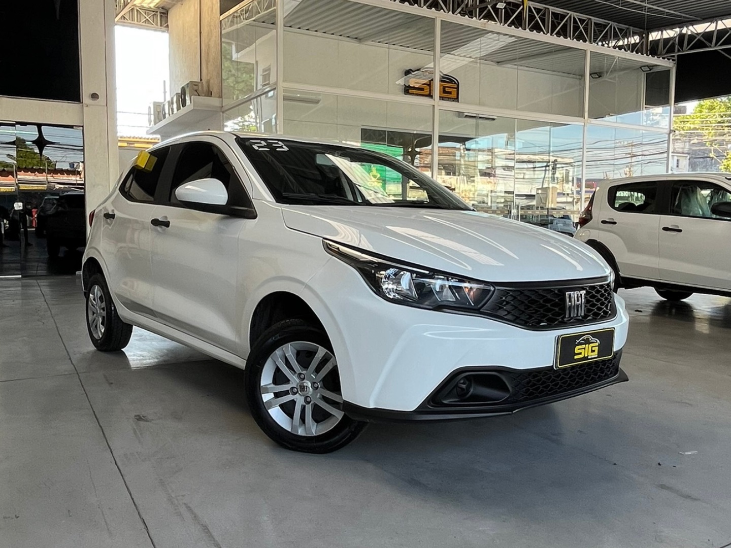 FIAT ARGO 1.0 FIREFLY FLEX MANUAL 2023 na cor Branco com 47.103 km - Imagem 1 - SIG Multimarcas