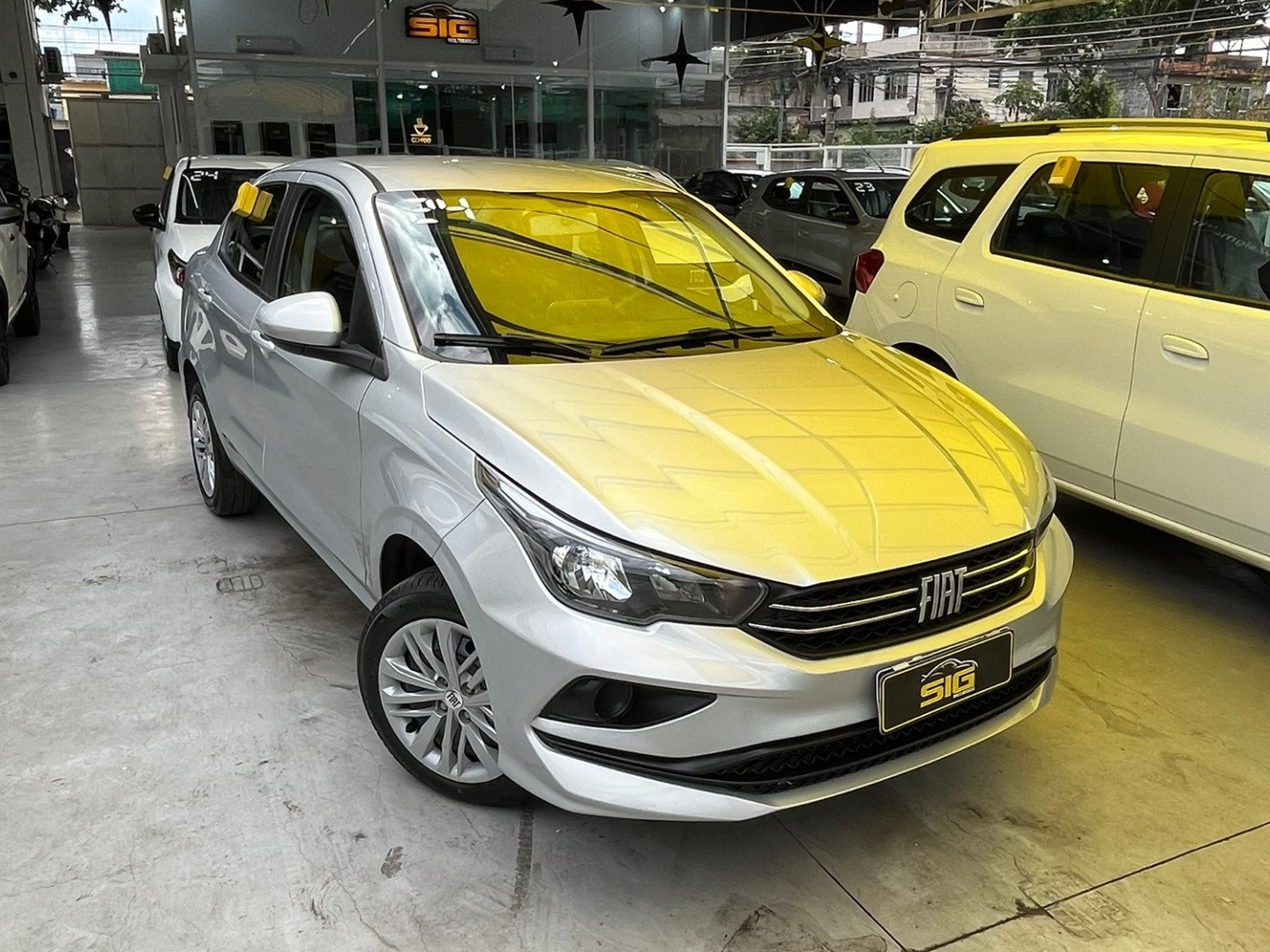 FIAT CRONOS 1.3 FIREFLY FLEX DRIVE MANUAL 2024 na cor Prata com 51.280 km - Imagem 1 - SIG Multimarcas