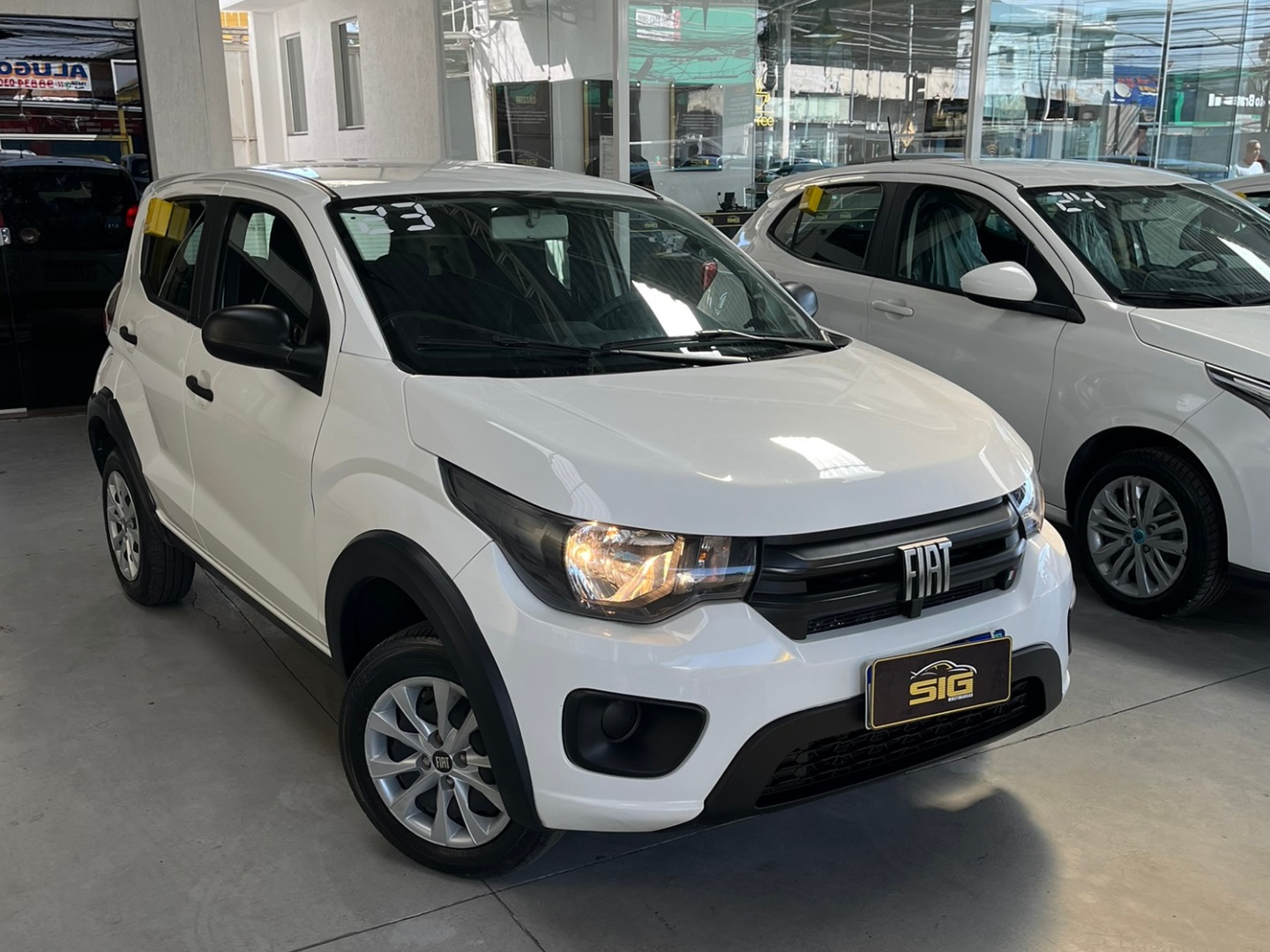 FIAT MOBI 1.0 EVO FLEX LIKE. MANUAL 2023 - Imagem 1 - SIG Multimarcas