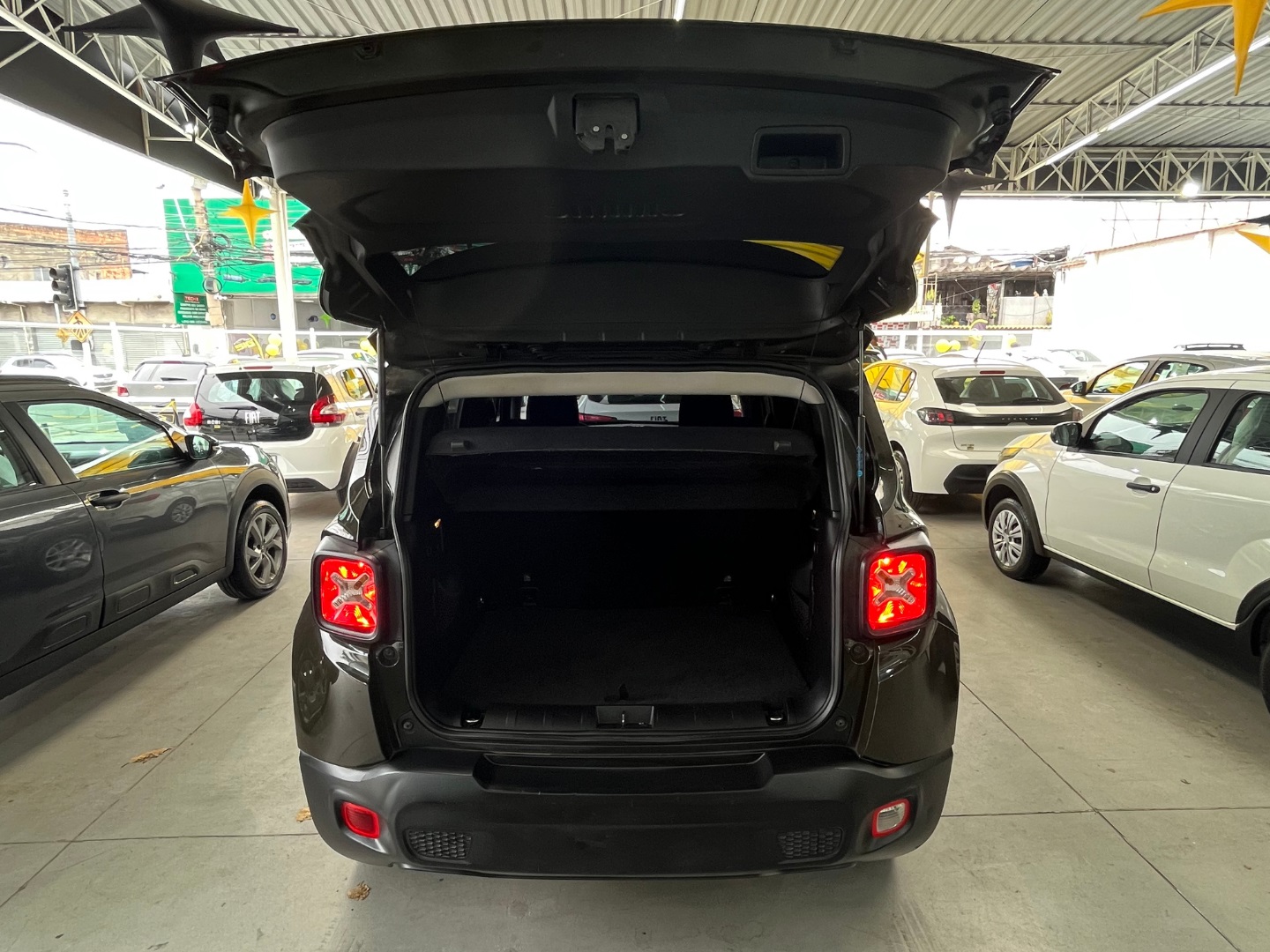 JEEP RENEGADE 1.8 16V FLEX SPORT 4P AUTOMÁTICO 2021 Verde - Miniatura 6 - SIG Multimarcas