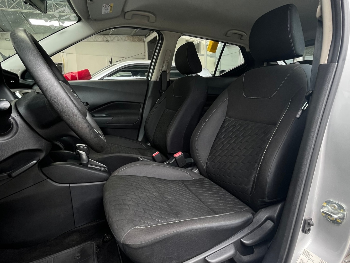 NISSAN KICKS 1.6 16V FLEXSTART SENSE XTRONIC 2022 Prata - Miniatura 6 - SIG Multimarcas