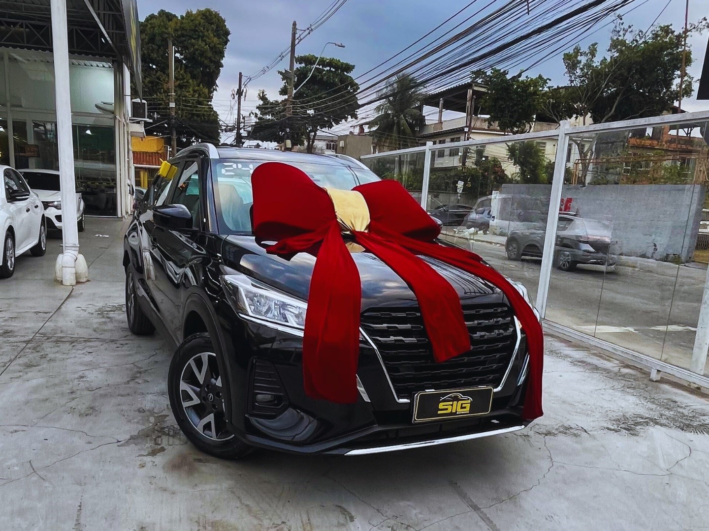 NISSAN KICKS 1.6 16V FLEXSTART SENSE XTRONIC 2024 na cor Preto com 44.244 km - Imagem 1 - SIG Multimarcas