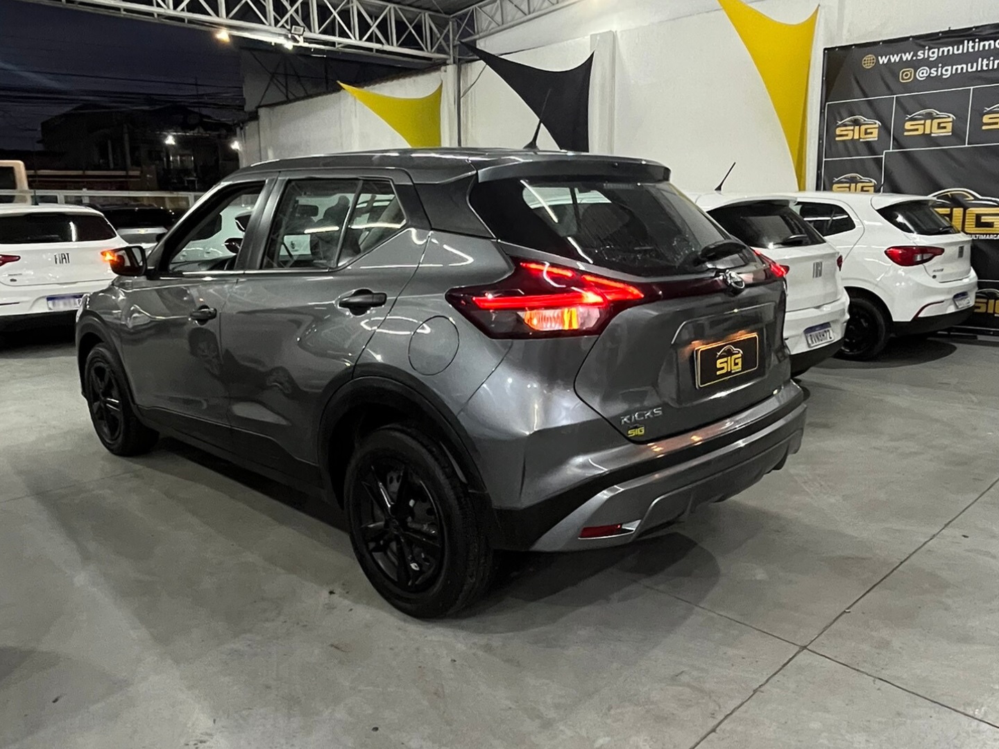 NISSAN KICKS 1.6 16V FLEXSTART ACTIVE XTRONIC 2024 Cinza - Miniatura 8 - SIG Multimarcas