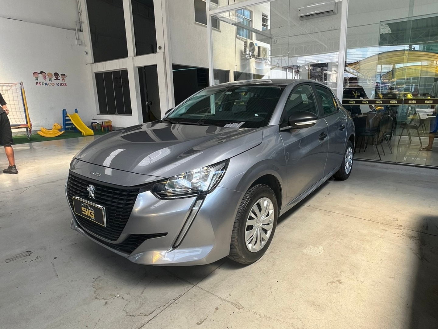 PEUGEOT 208 1.0 FIREFLY FLEX LIKE MANUAL 2023 Cinza - Miniatura 3 - SIG Multimarcas