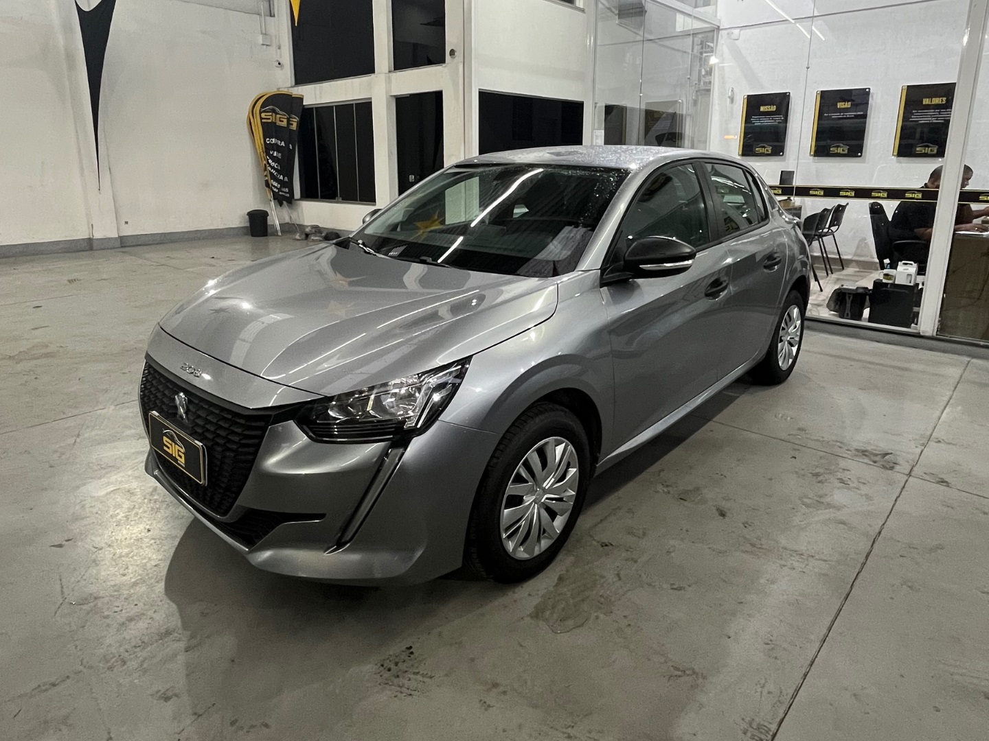 PEUGEOT 208 1.0 FIREFLY FLEX LIKE MANUAL 2023 Cinza - Miniatura 4 - SIG Multimarcas