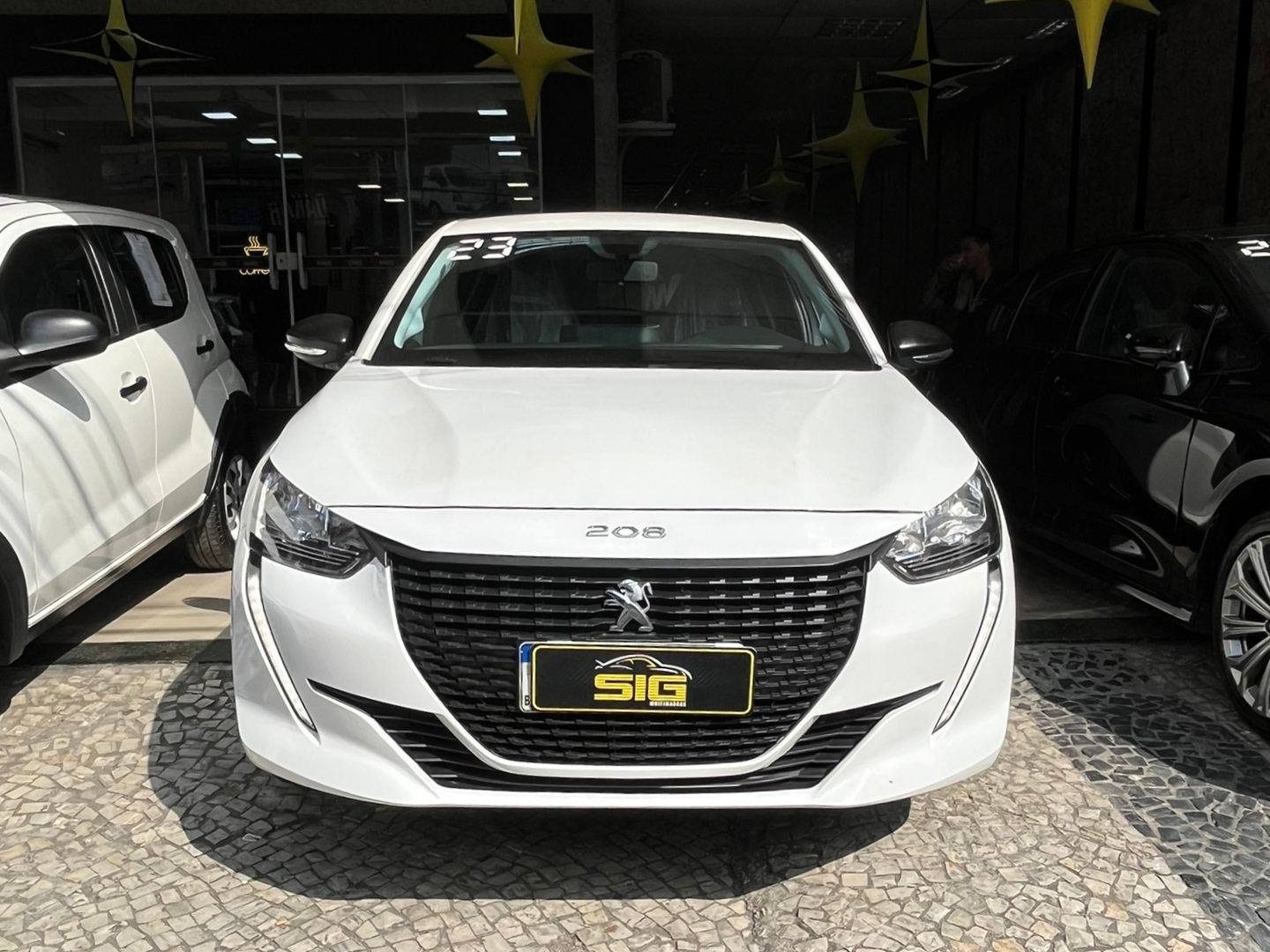 PEUGEOT 208 1.0 FIREFLY FLEX LIKE MANUAL 2023 Branco - Miniatura 2 - SIG Multimarcas