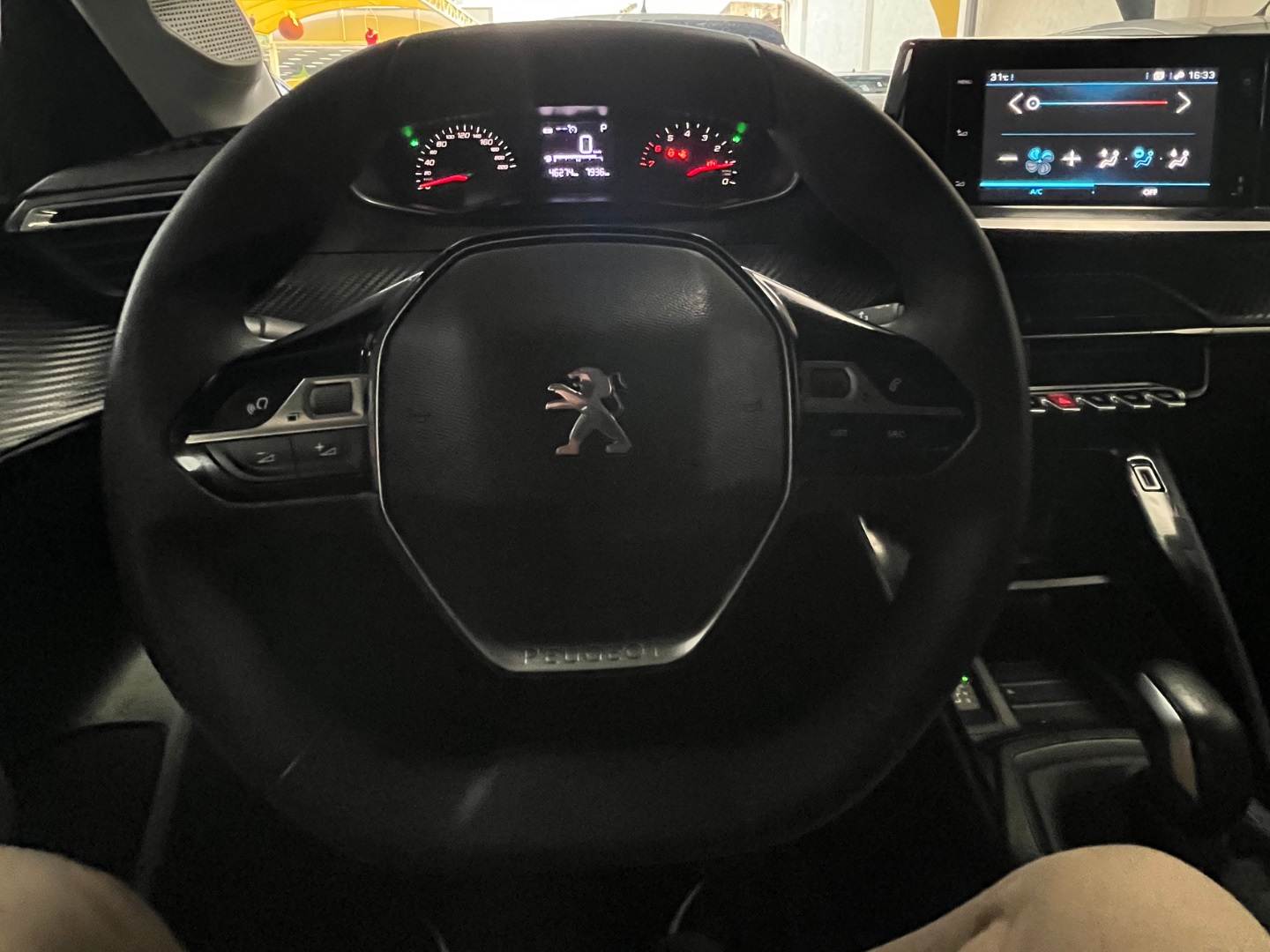 PEUGEOT 208 1.6 16V FLEX ACTIVE AT6 2022 Preto - Miniatura 8 - SIG Multimarcas