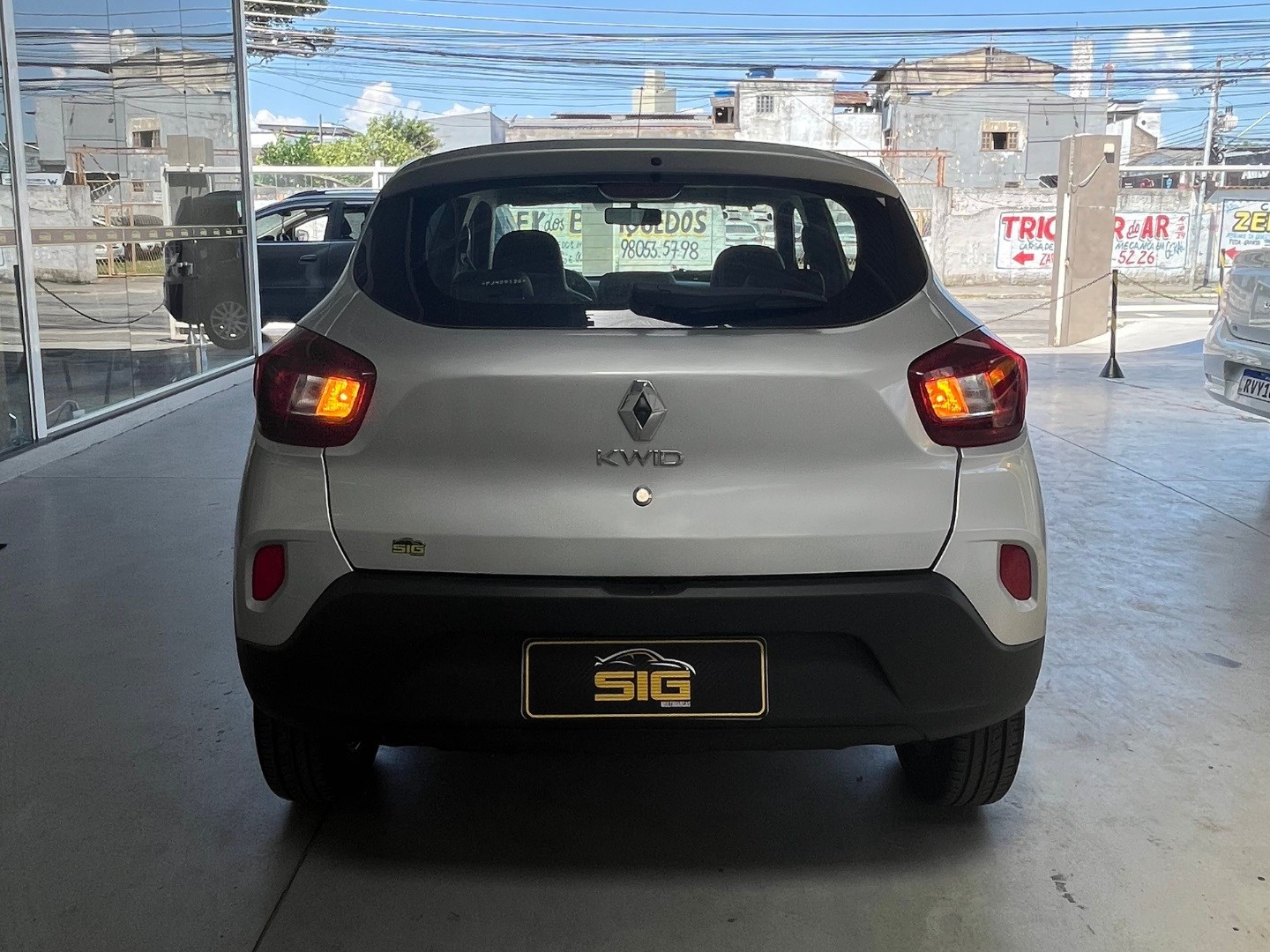 RENAULT KWID 1.0 12V SCE FLEX INTENSE MANUAL 2023 Cinza - Miniatura 3 - SIG Multimarcas