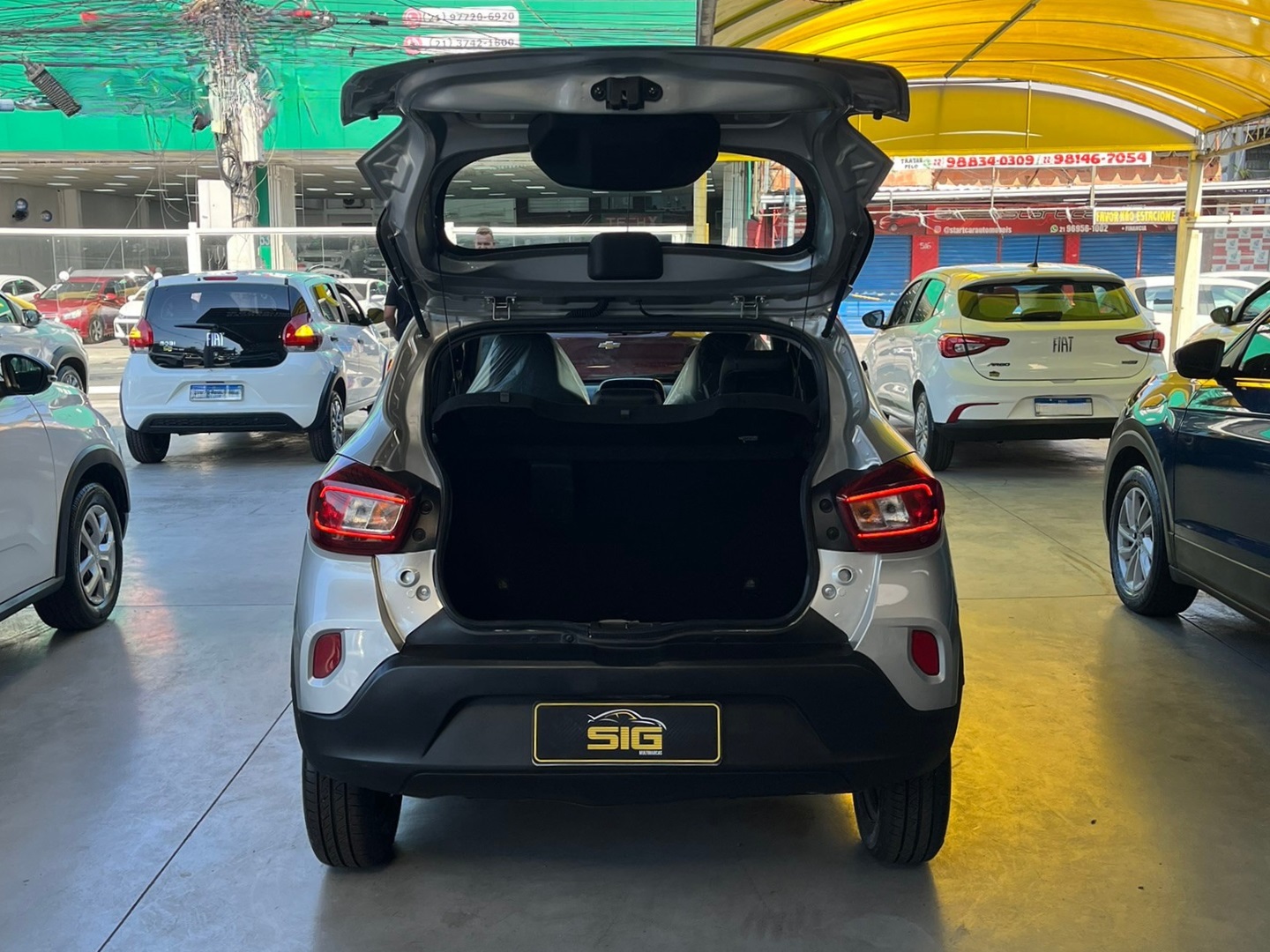 RENAULT KWID 1.0 12V SCE FLEX INTENSE MANUAL 2023 Prata - Miniatura 6 - SIG Multimarcas