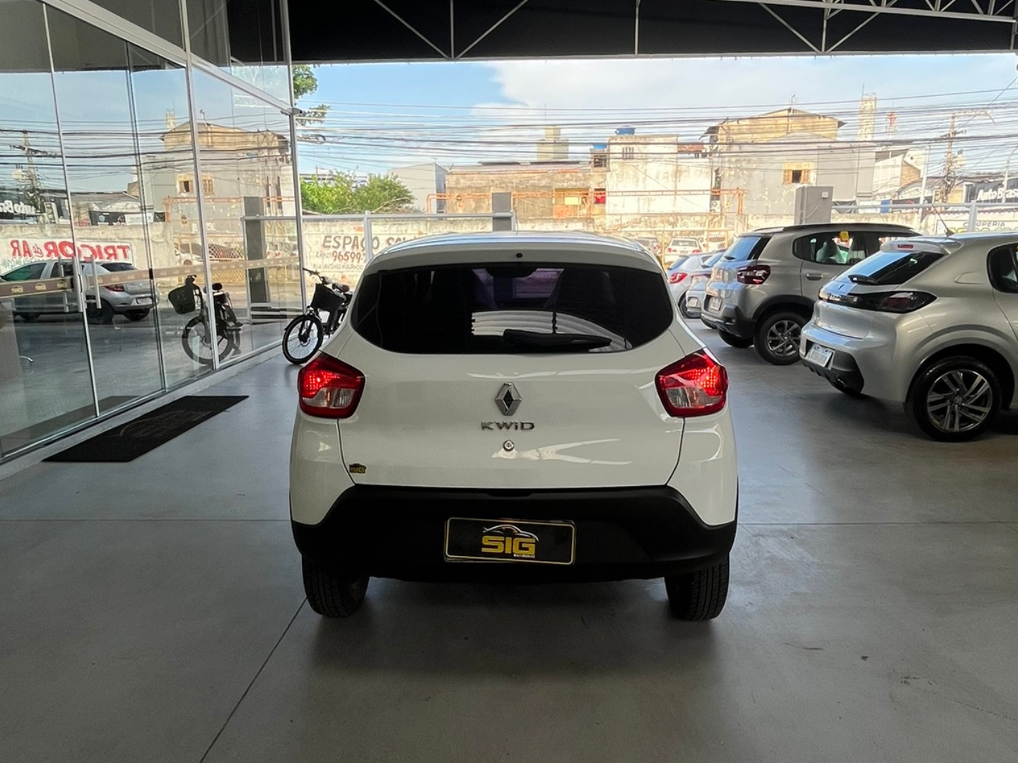 RENAULT KWID 1.0 12V SCE FLEX ZEN MANUAL 2022 Branco - Miniatura 3 - SIG Multimarcas