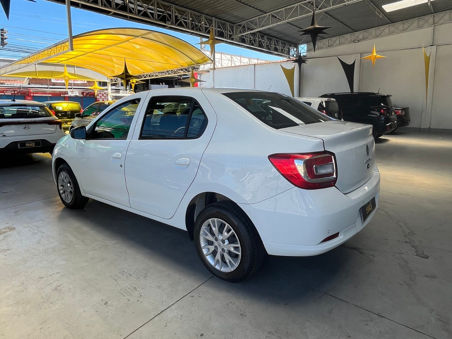 RENAULT LOGAN 1.0 12V SCE FLEX ZEN MANUAL 2023 Branco - Miniatura 7 - SIG Multimarcas