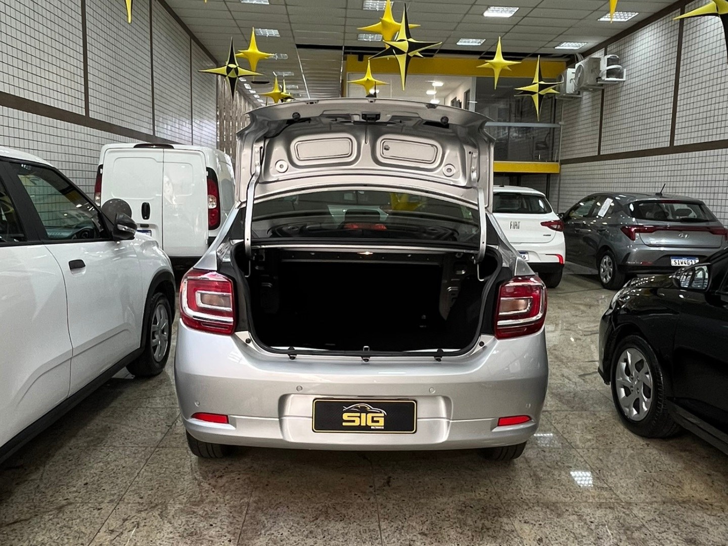 RENAULT LOGAN 1.0 12V SCE FLEX ZEN MANUAL 2024 Prata - Miniatura 8 - SIG Multimarcas