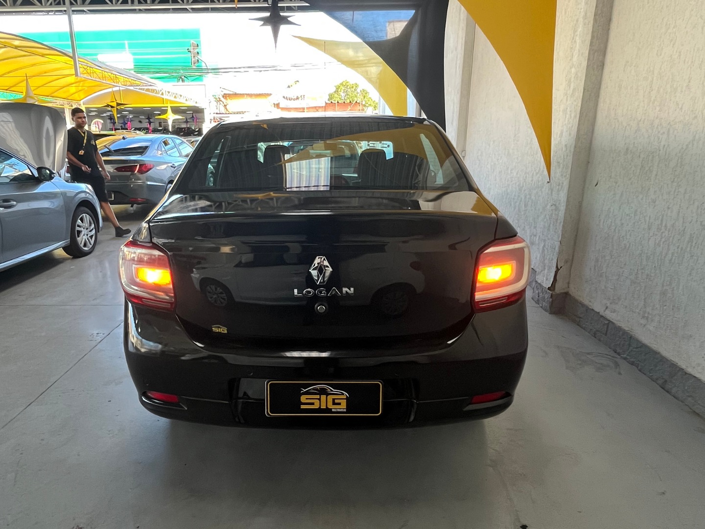 RENAULT LOGAN 1.0 12V SCE FLEX ZEN MANUAL 2023 Preto - Miniatura 5 - SIG Multimarcas