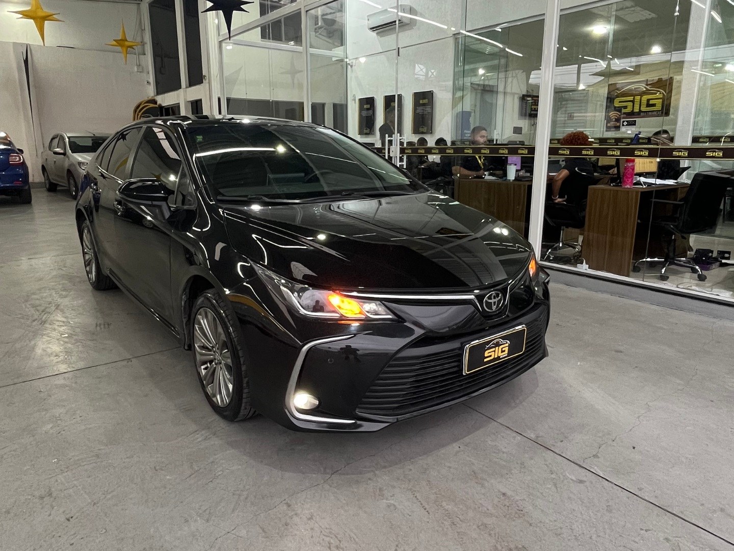 TOYOTA COROLLA 2.0 VVT-IE FLEX XEI DIRECT SHIFT 2023 Preto - Miniatura 4 - SIG Multimarcas