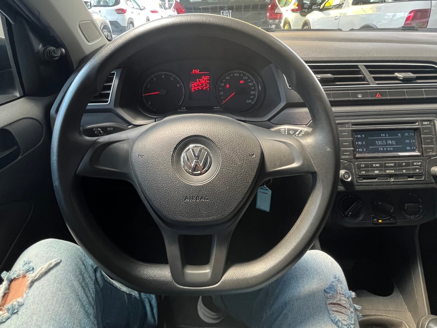 VOLKSWAGEN GOL 1.0 12V MPI TOTALFLEX 4P MANUAL 2023 Cinza - Miniatura 8 - SIG Multimarcas