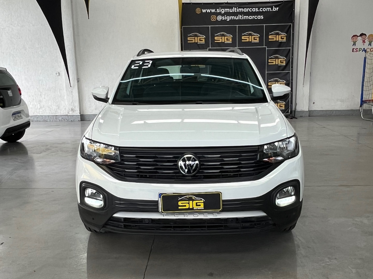 VOLKSWAGEN T-CROSS 1.0 200 TSI TOTAL FLEX COMFORTLINE AUTOMÁTICO 2023 - Miniatura 2