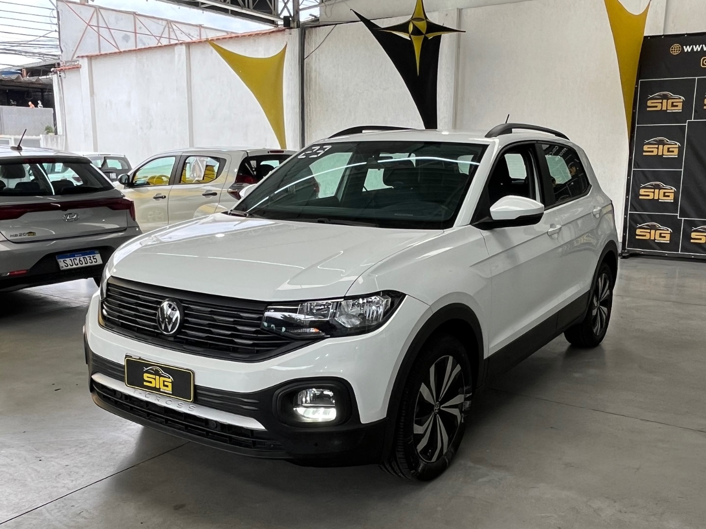 VOLKSWAGEN T-CROSS 1.0 200 TSI TOTAL FLEX COMFORTLINE AUTOMÁTICO 2023 - Miniatura 4