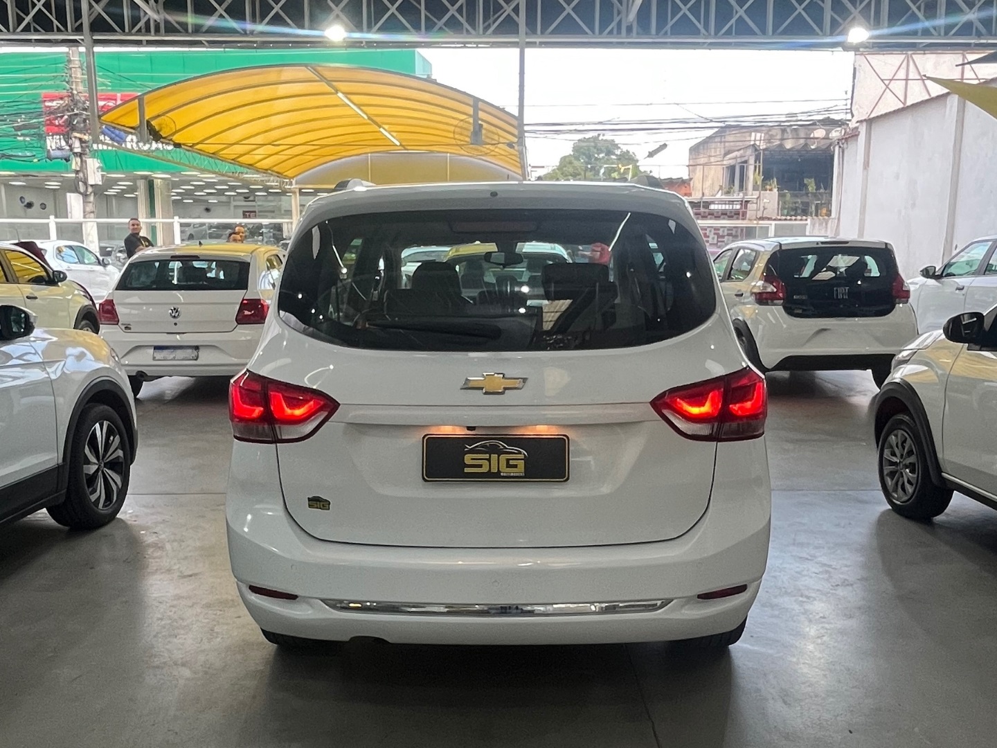 CHEVROLET SPIN 1.8 PREMIER 8V FLEX 4P AUTOMÁTICO 2023 - Miniatura 5