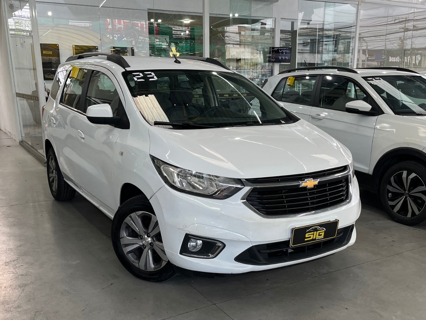 CHEVROLET SPIN 1.8 PREMIER 8V FLEX 4P AUTOMÁTICO 2023 - Imagem 1 - SIG Multimarcas
