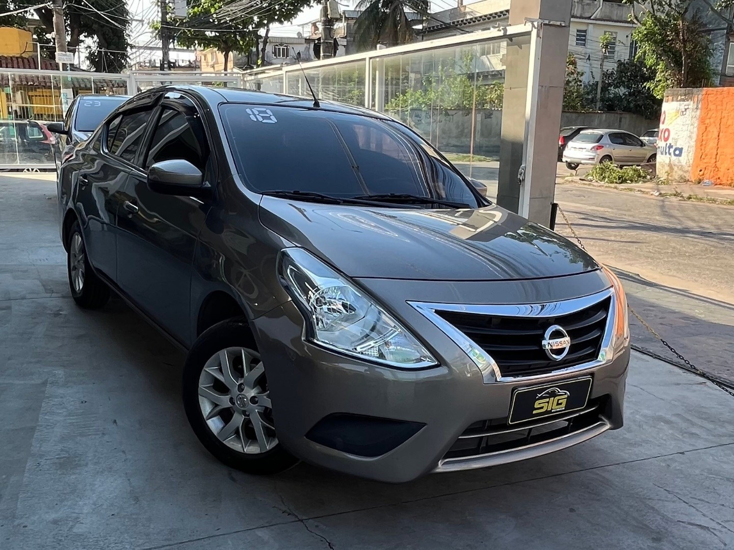 NISSAN VERSA 1.0 12V FLEX S 4P MANUAL 2018 - Imagem 1 - SIG Multimarcas
