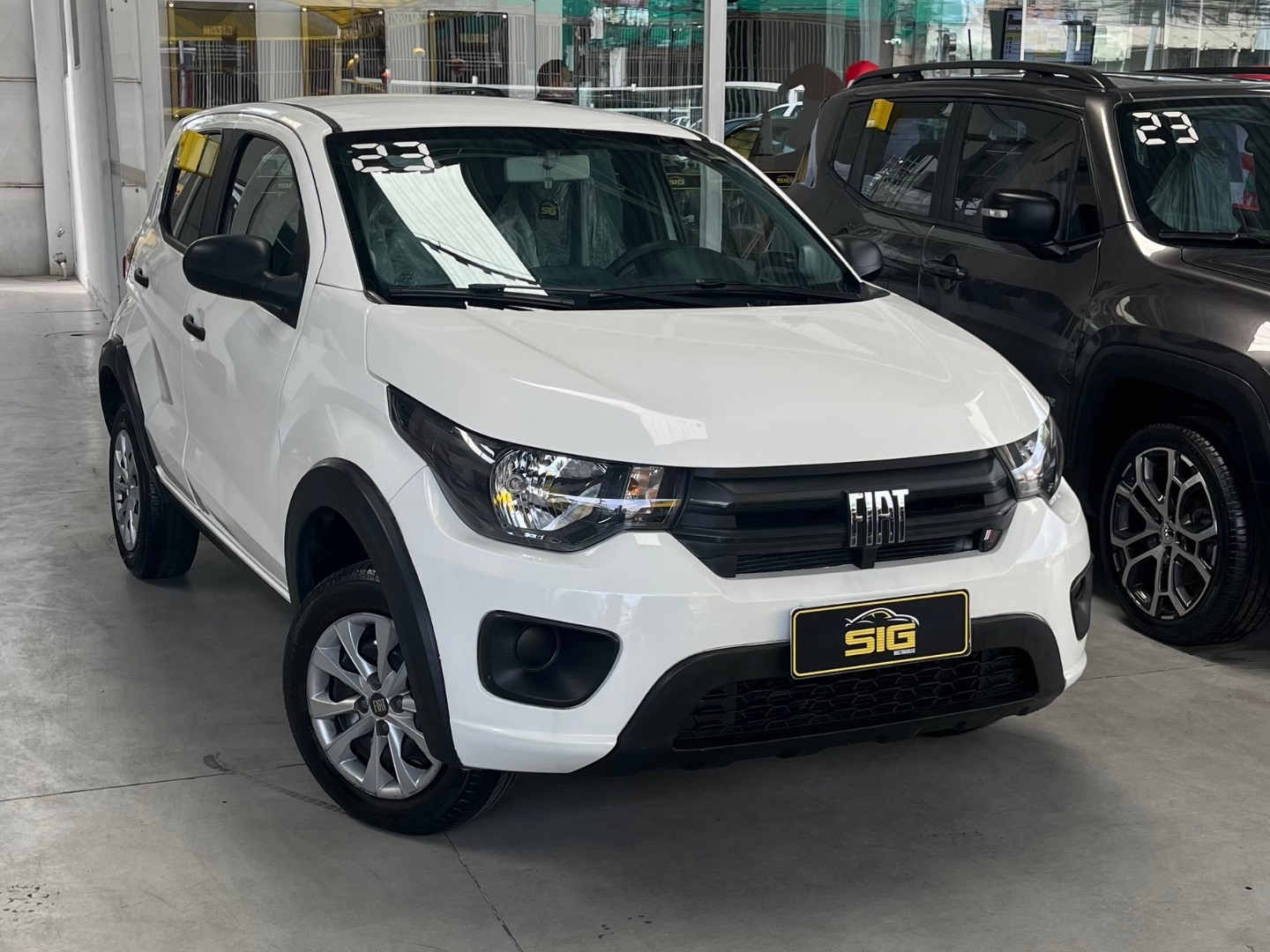 FIAT MOBI 1.0 EVO FLEX LIKE. MANUAL 2023 - Imagem 1 - SIG Multimarcas