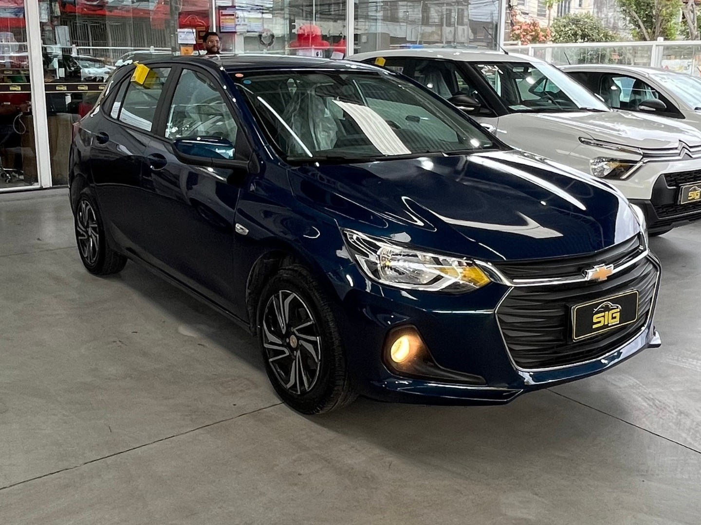 CHEVROLET ONIX 1.0 FLEX LT MANUAL 2024 - Miniatura 3
