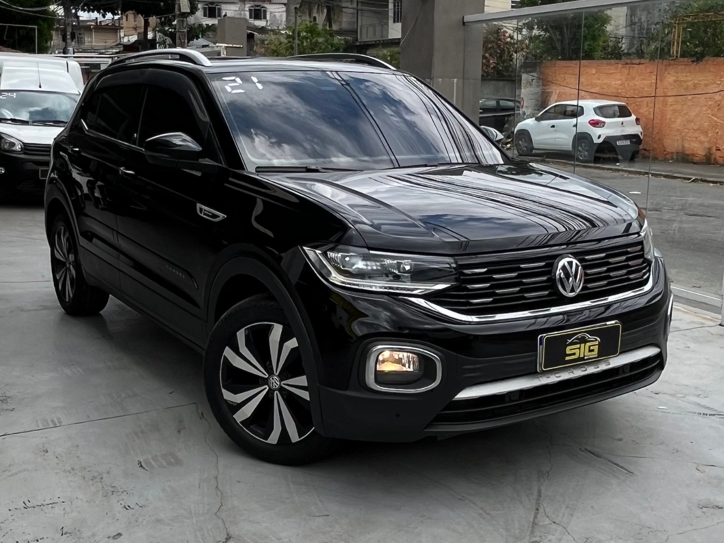 VOLKSWAGEN T-CROSS 1.4 250 TSI TOTAL FLEX HIGHLINE AUTOMÁTICO 2021 na cor Preto com 89.000 km - Imagem 1 - SIG Multimarcas