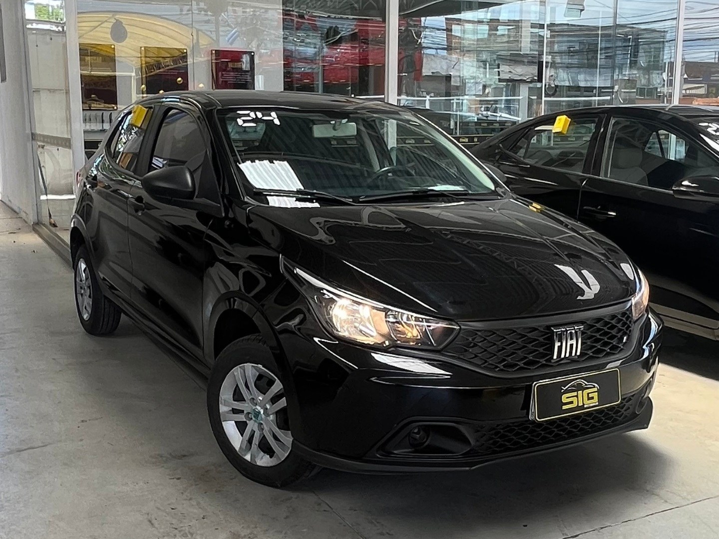 FIAT ARGO 1.0 FIREFLY FLEX MANUAL 2024 na cor Preto com 28.813 km - Imagem 1 - SIG Multimarcas