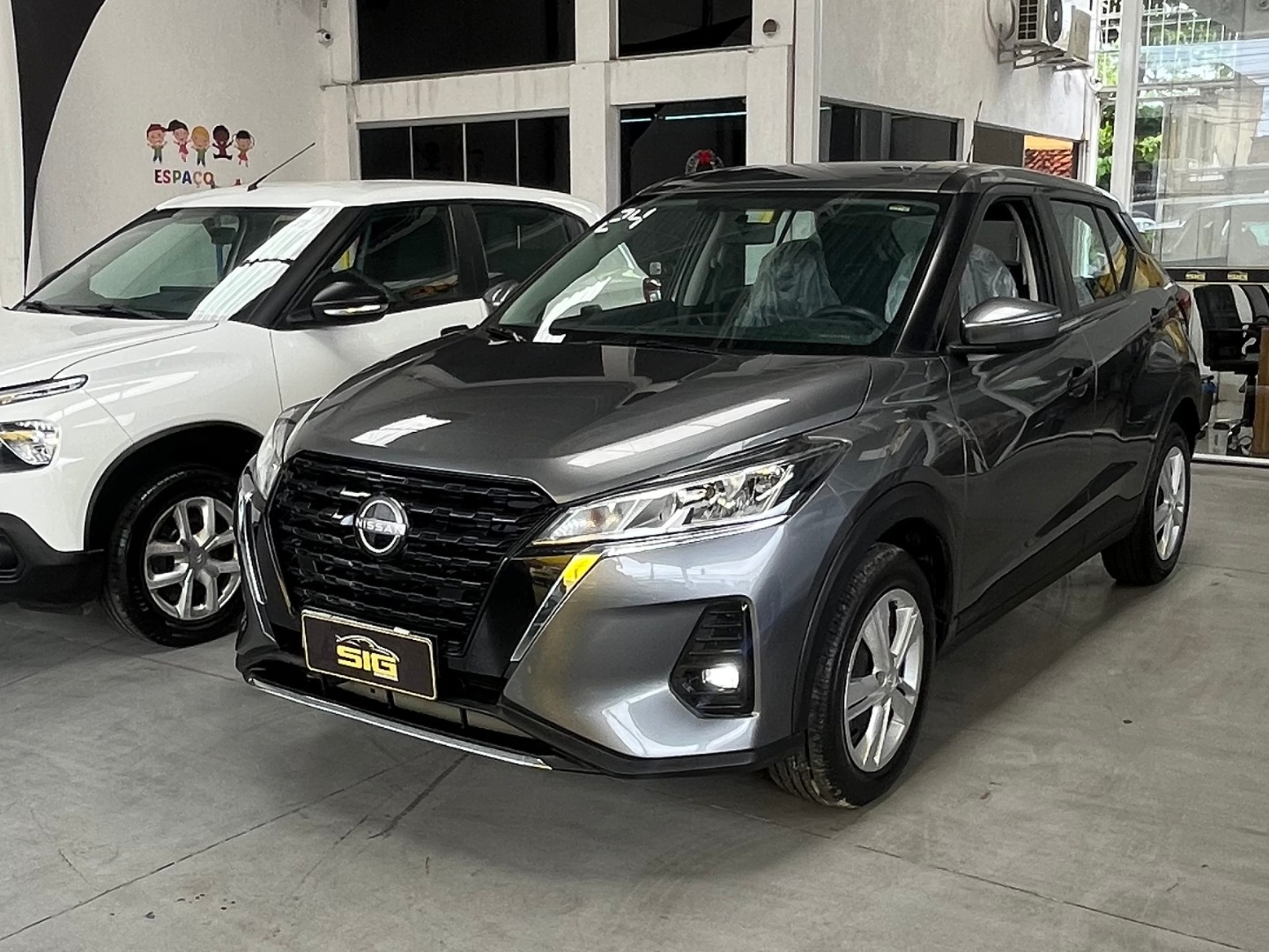 NISSAN KICKS 1.6 16V FLEXSTART ACTIVE XTRONIC 2024 Cinza - Miniatura 4 - SIG Multimarcas