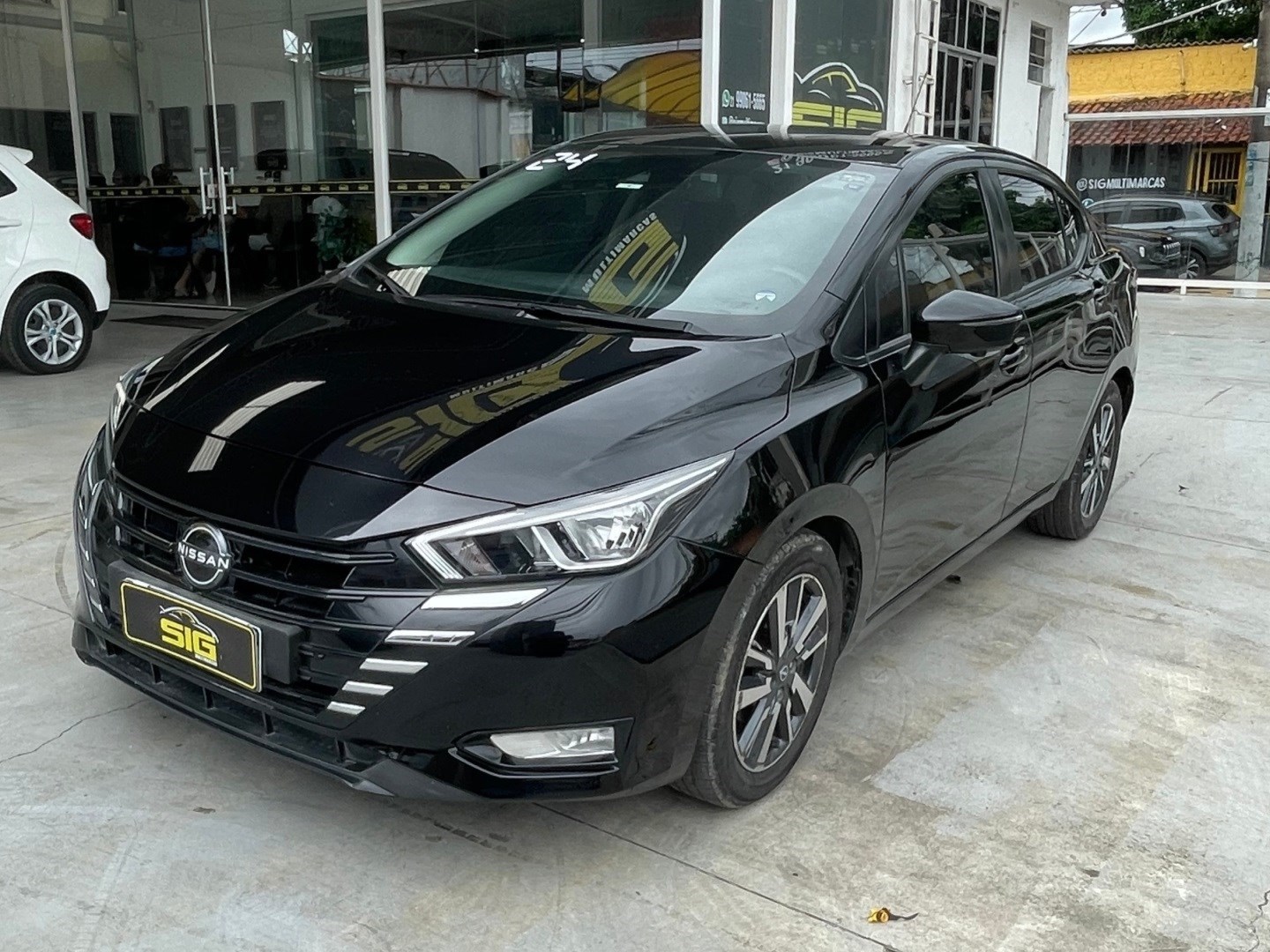 NISSAN VERSA 1.6 16V FLEX ADVANCE XTRONIC 2024 Preto - Miniatura 3 - SIG Multimarcas