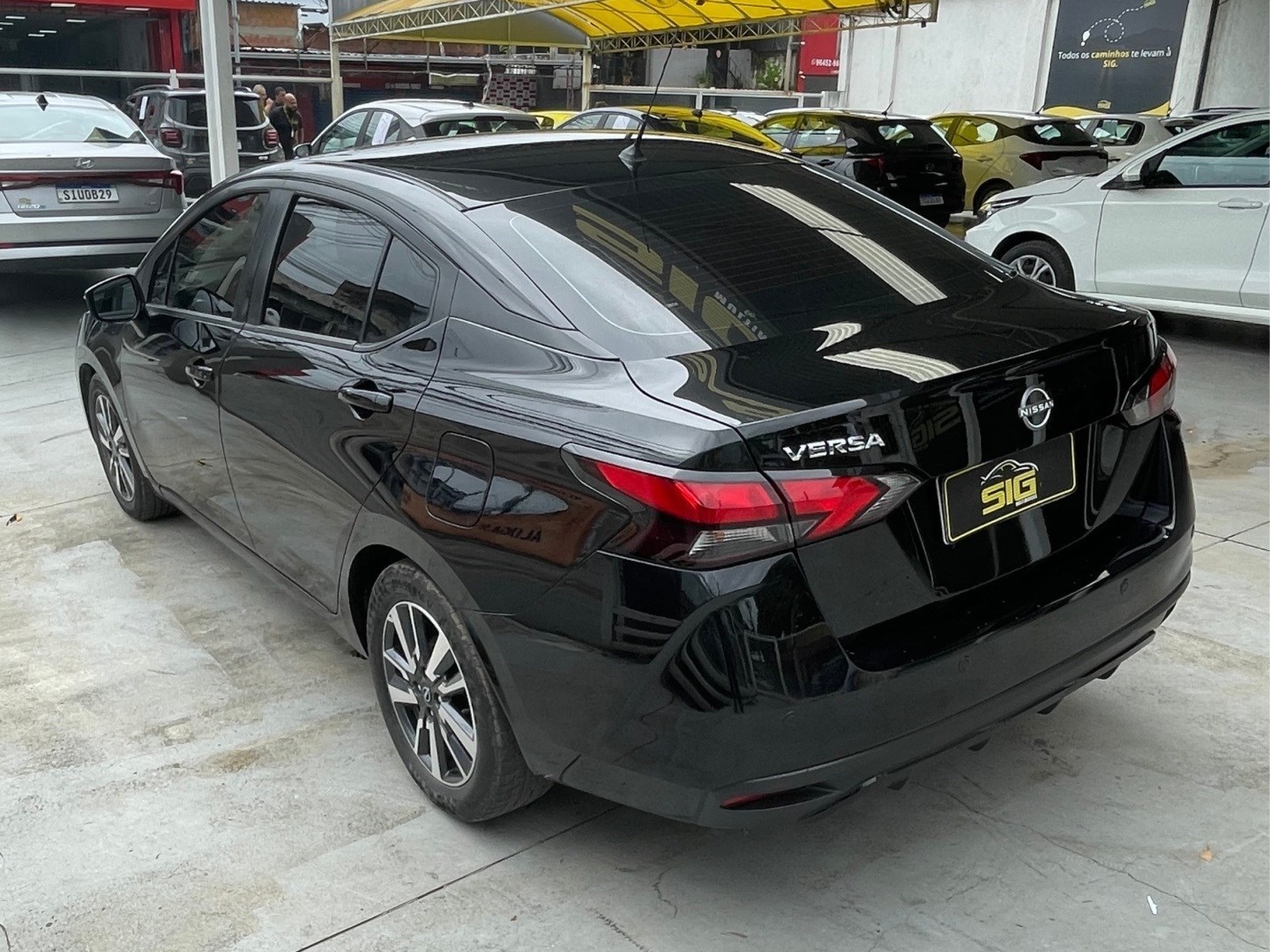NISSAN VERSA 1.6 16V FLEX ADVANCE XTRONIC 2024 Preto - Miniatura 6 - SIG Multimarcas