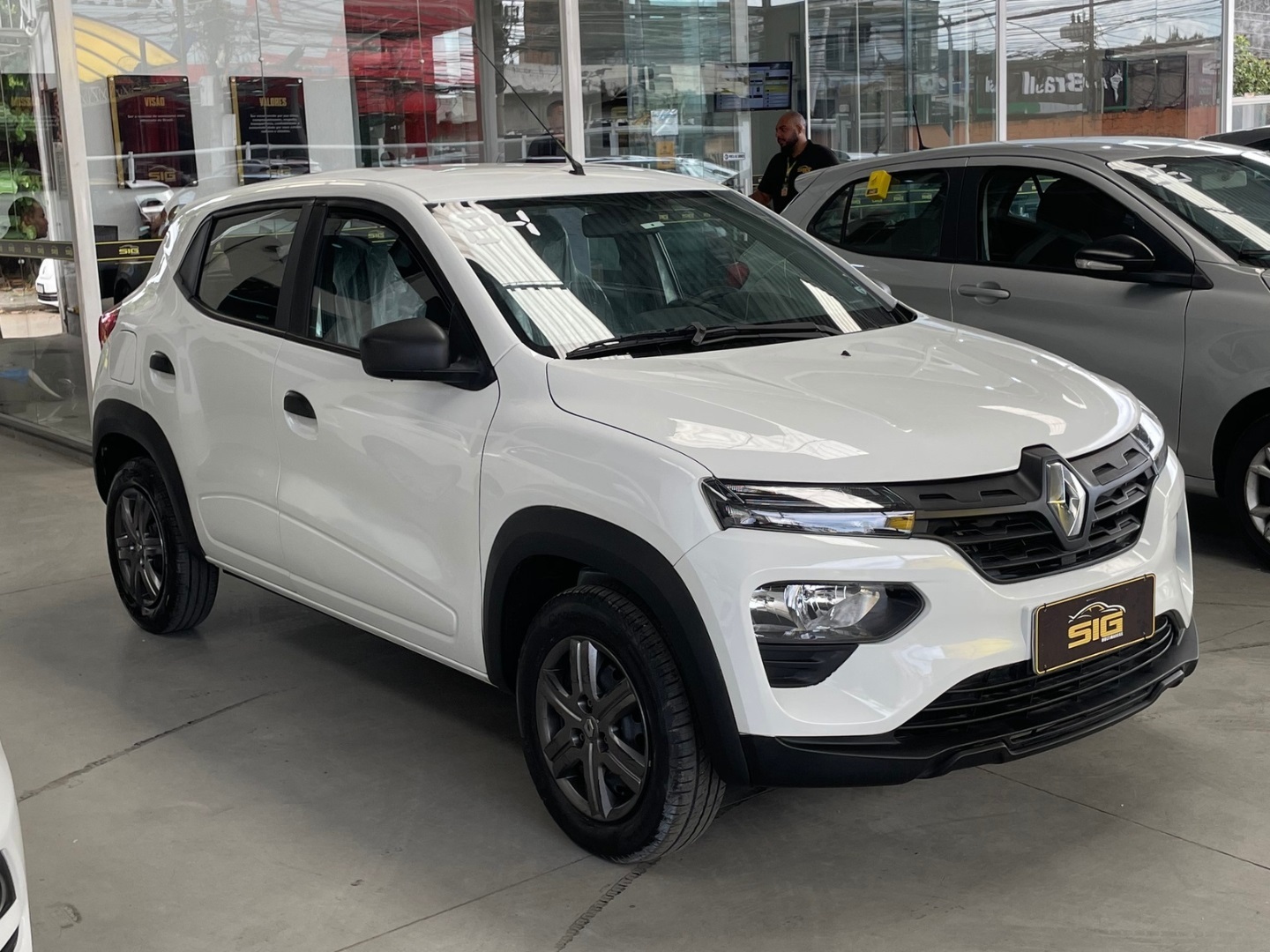 RENAULT KWID 1.0 12V SCE FLEX ZEN MANUAL 2025 na cor Branco com 28.313 km - Imagem 1 - SIG Multimarcas