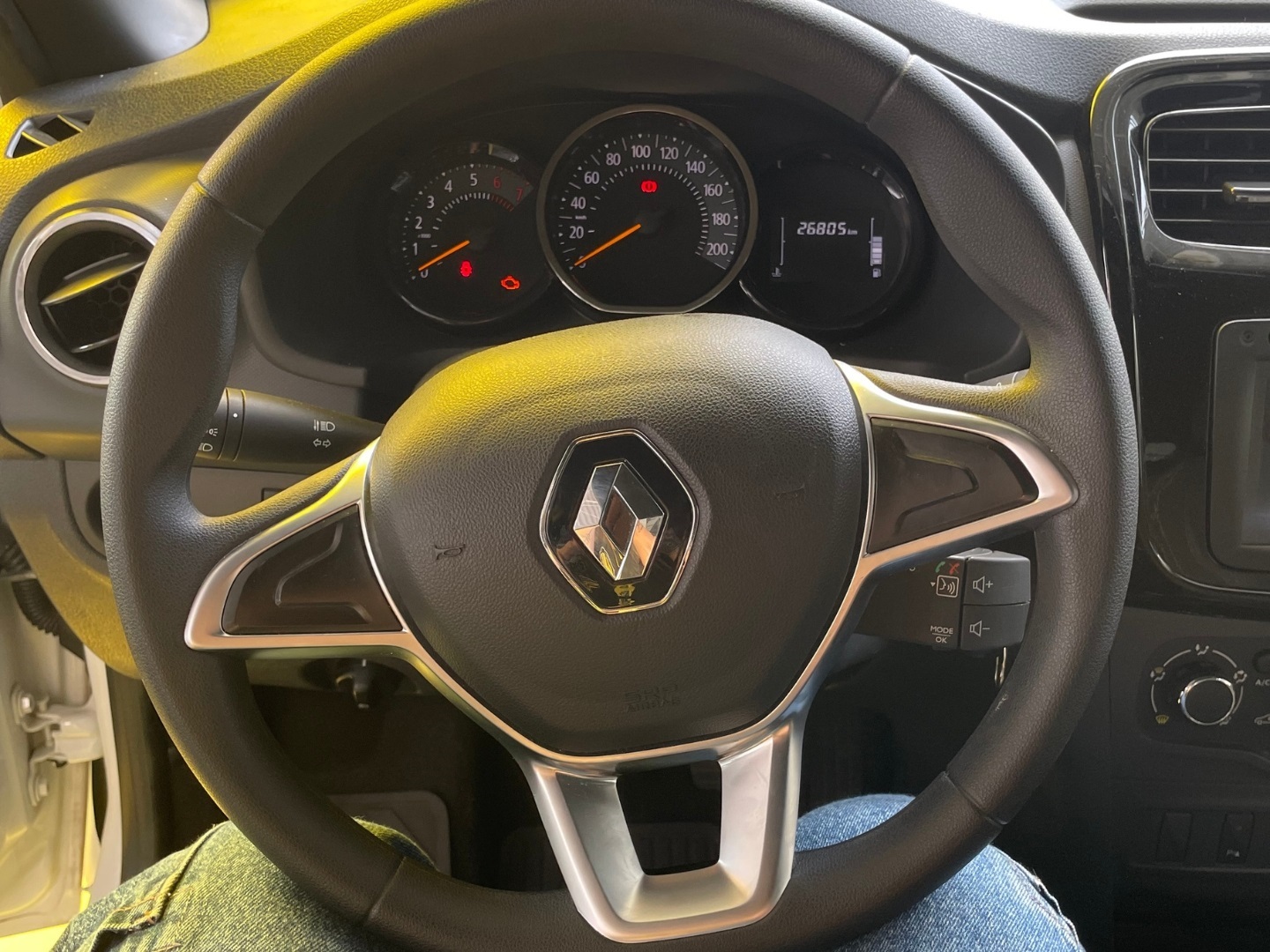 RENAULT LOGAN 1.0 12V SCE FLEX ZEN MANUAL 2025 Branco - Miniatura 8 - SIG Multimarcas