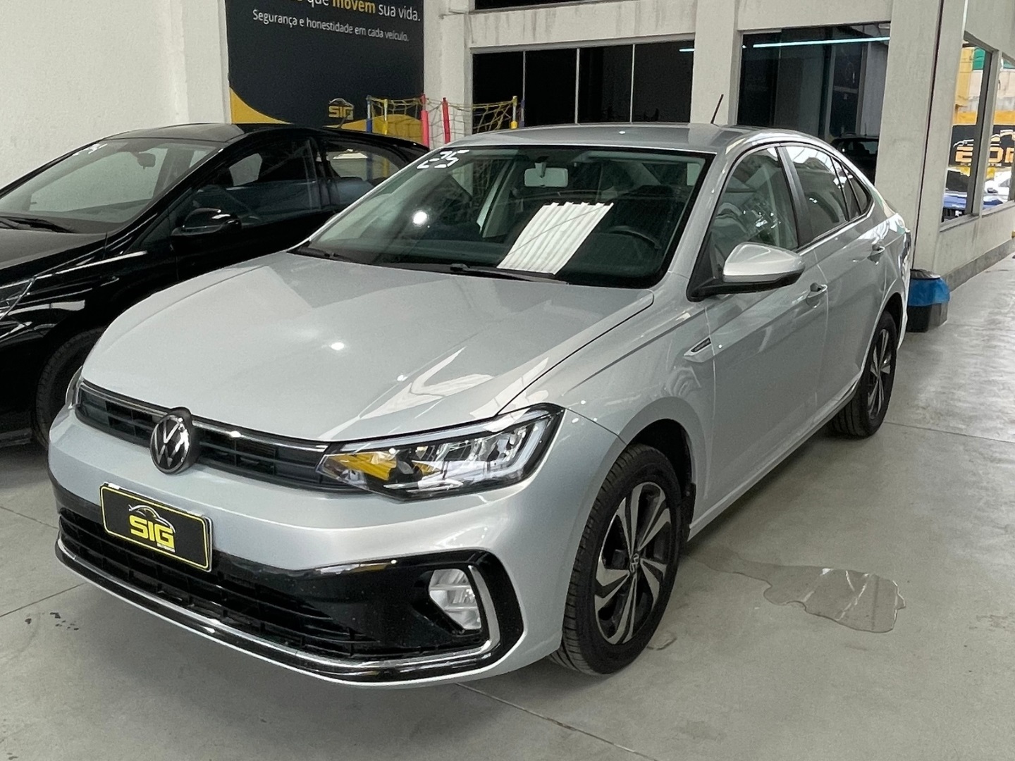 VOLKSWAGEN VIRTUS 1.0 12V 200 TSI COMFORTLINE FLEX AUTOMÁTICO 2025 Prata - Miniatura 3 - SIG Multimarcas