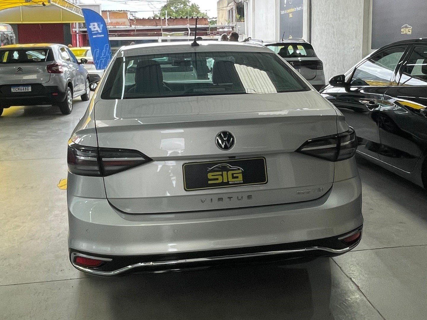 VOLKSWAGEN VIRTUS 1.0 12V 200 TSI COMFORTLINE FLEX AUTOMÁTICO 2025 Prata - Miniatura 4 - SIG Multimarcas