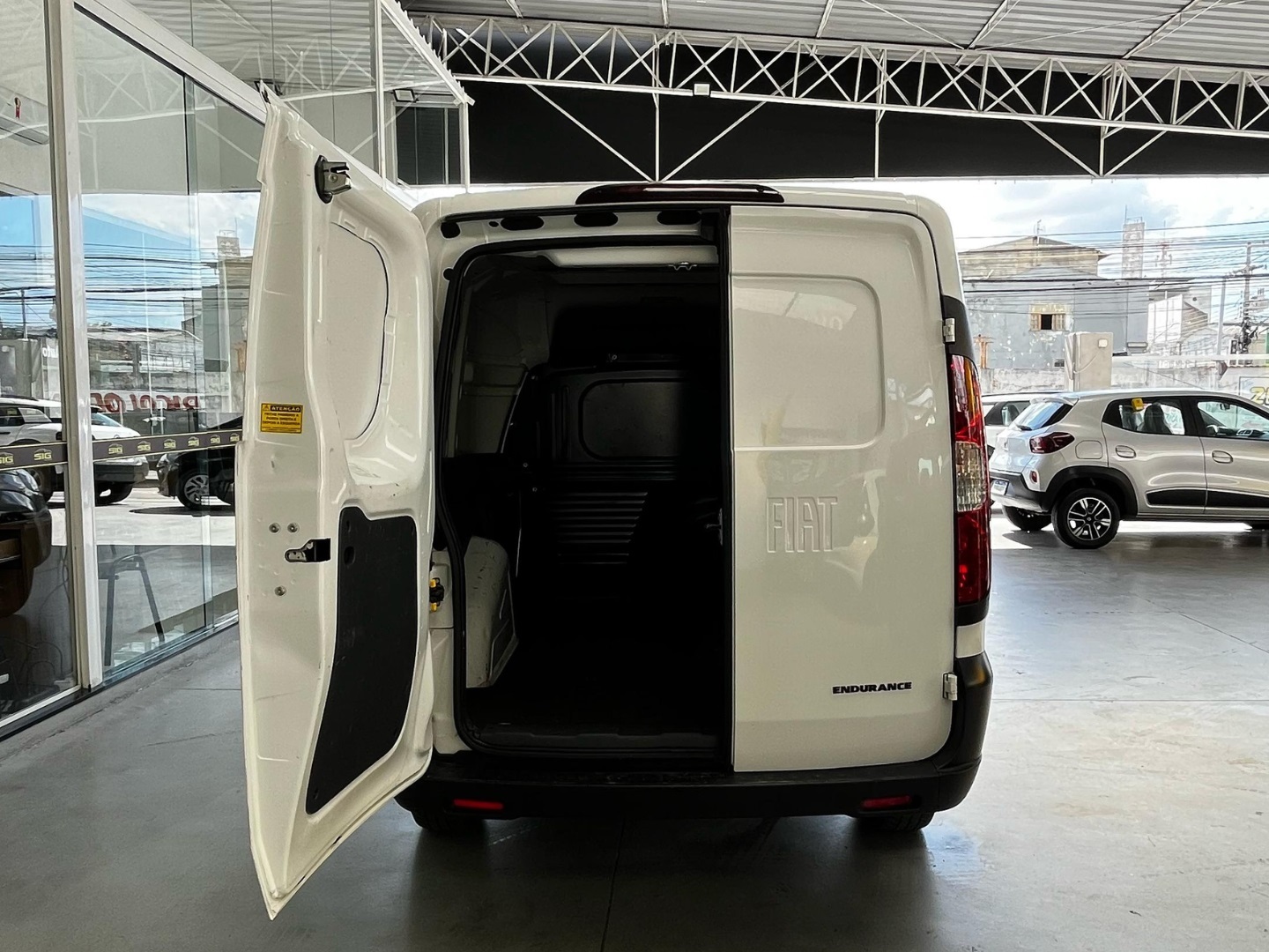 FIAT FIORINO 1.4 MPI FURGÃO ENDURANCE 8V FLEX 2P MANUAL 2024 Branco seminovo à venda em Duque de Caxias - Miniatura Vista 7 - SIG Multimarcas