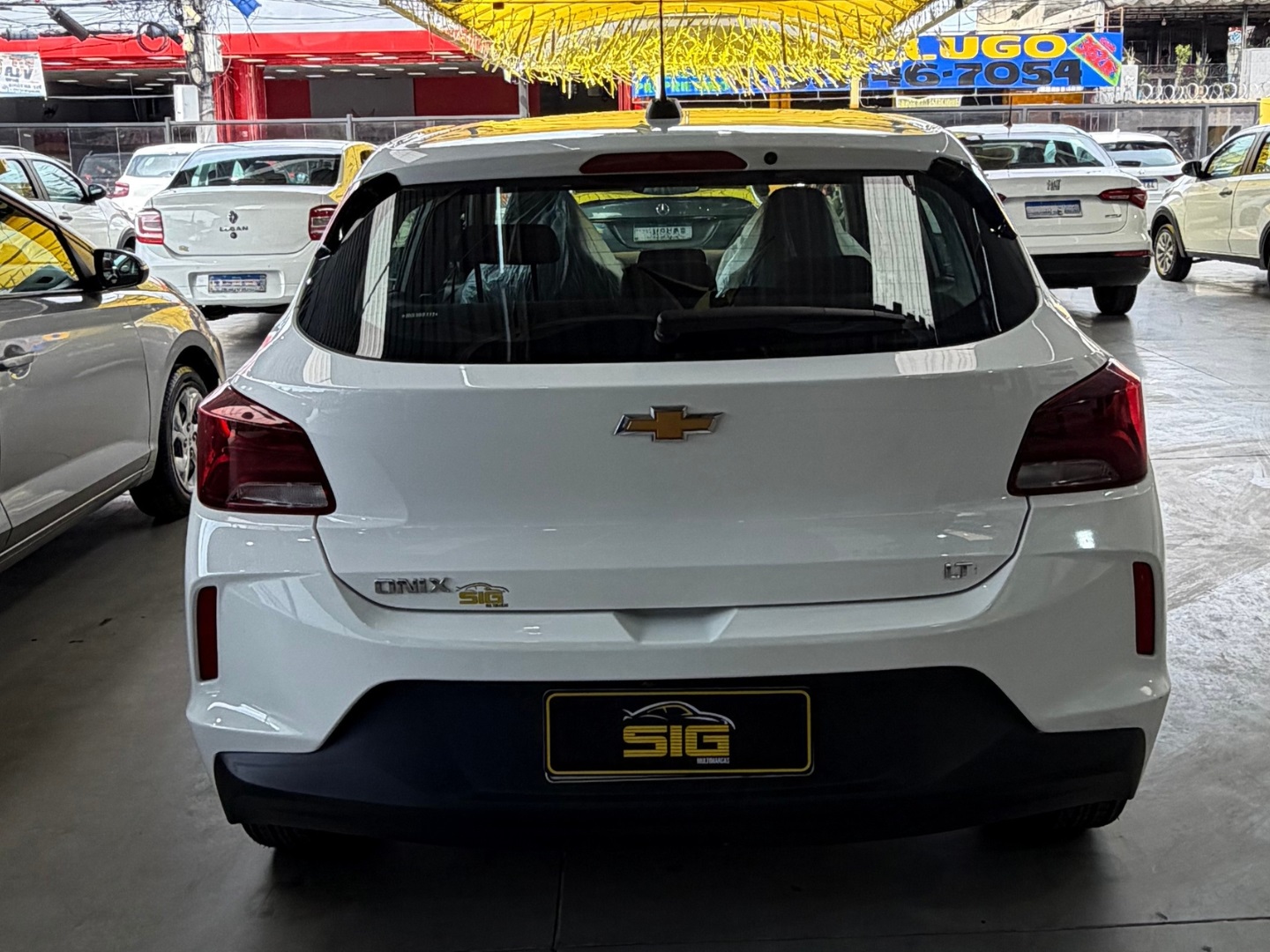 CHEVROLET ONIX 1.0 FLEX LT MANUAL 2024 Branco seminovo à venda em Duque de Caxias - Miniatura Detalhe - SIG Multimarcas