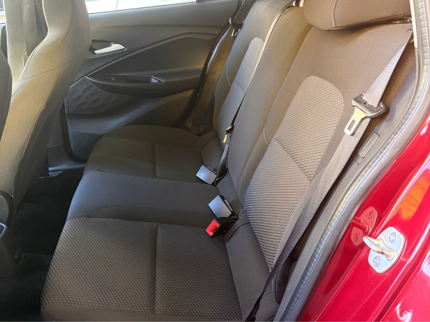CHEVROLET ONIX 1.0 FLEX LT MANUAL 2025 Vermelho seminovo à venda em Duque de Caxias - Miniatura Vista 8 - SIG Multimarcas