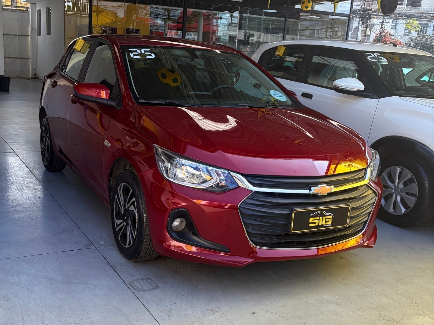 CHEVROLET ONIX 1.0 FLEX LT MANUAL 2025 Vermelho seminovo à venda em Duque de Caxias - Frente - SIG Multimarcas
