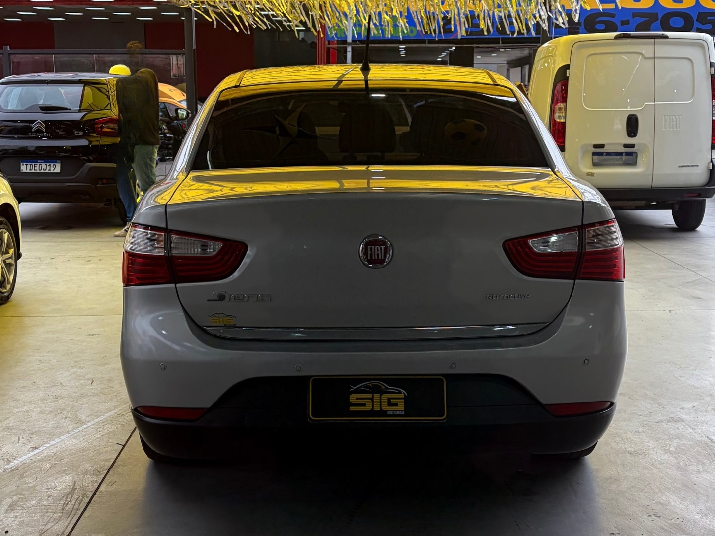 FIAT GRAND SIENA 1.4 MPI ATTRACTIVE 8V FLEX 4P MANUAL 2016 Prata seminovo à venda em Duque de Caxias - Miniatura Interior - SIG Multimarcas