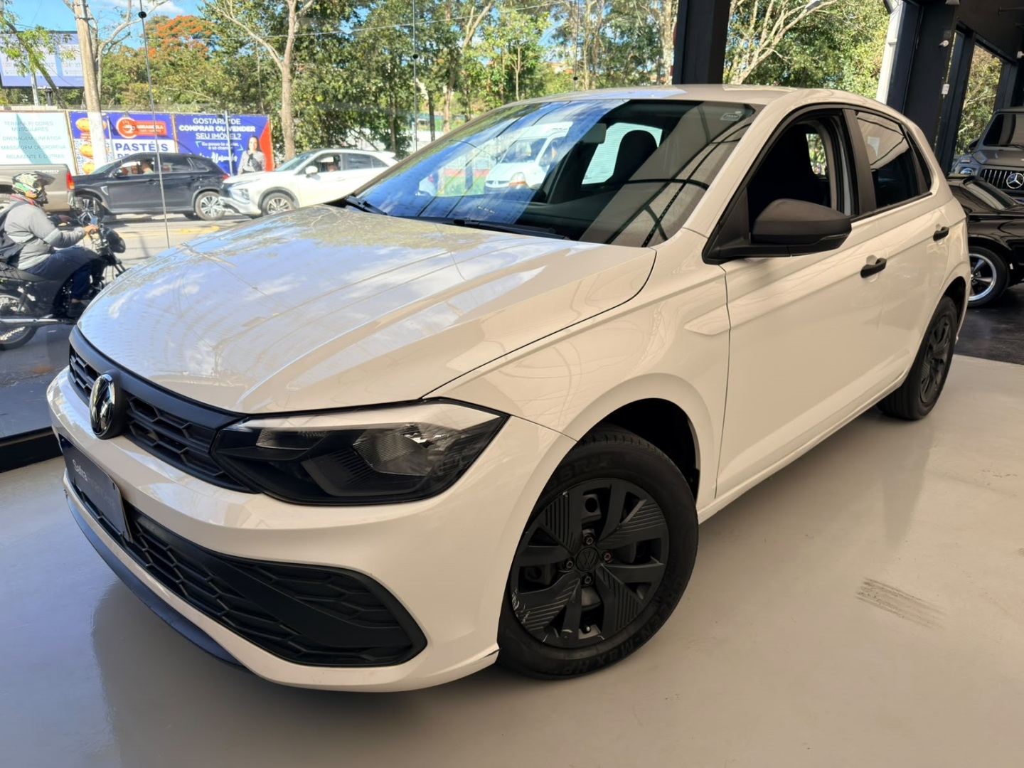 VOLKSWAGEN POLO
