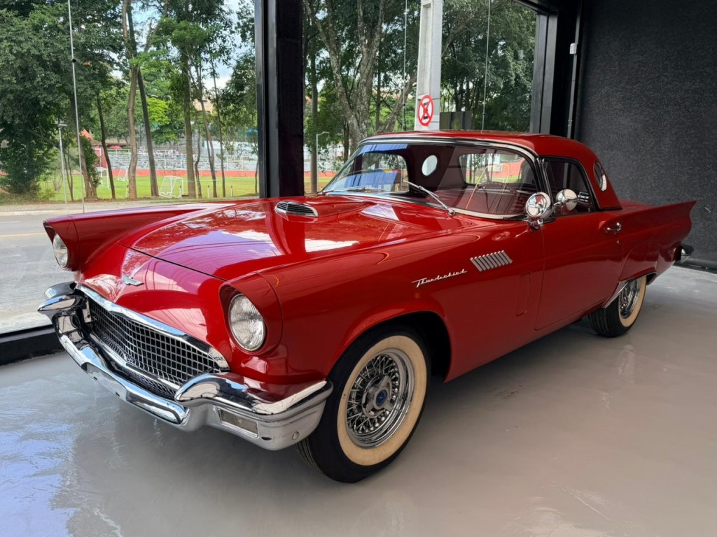 FORD THUNDERBIRD