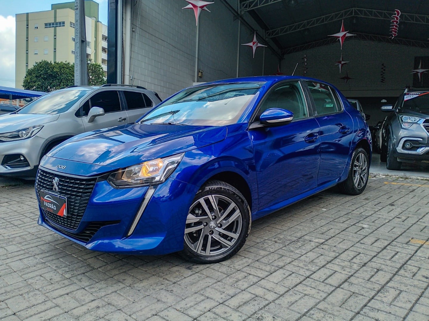 PEUGEOT 208