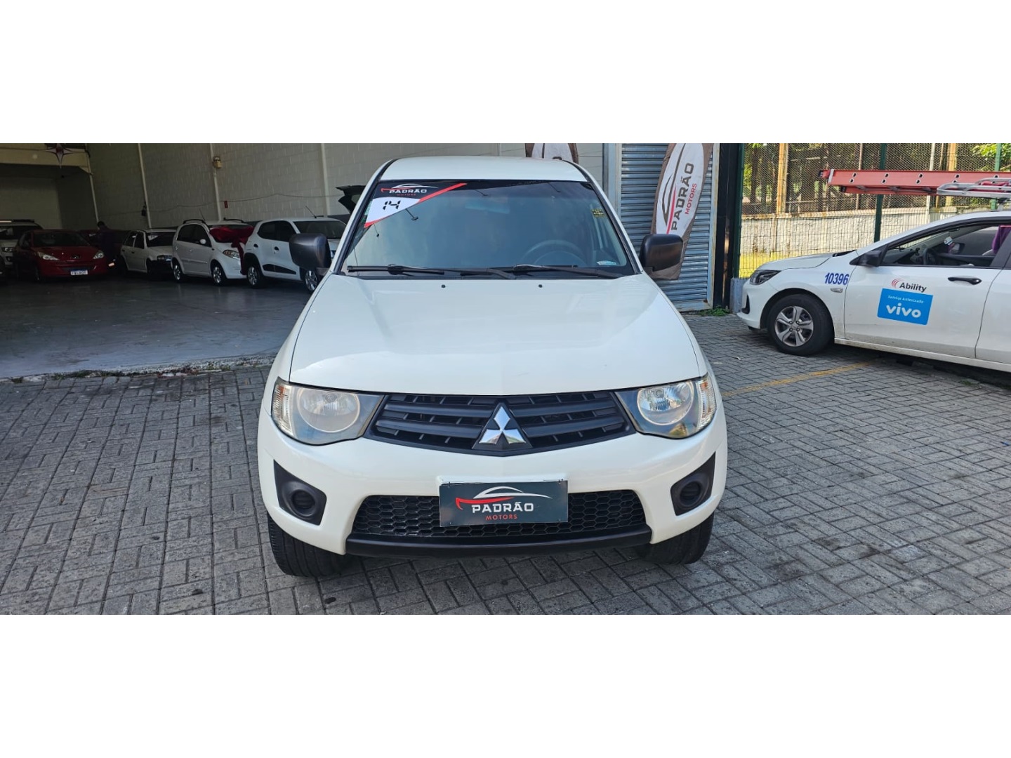 MITSUBISHI L200 TRITON