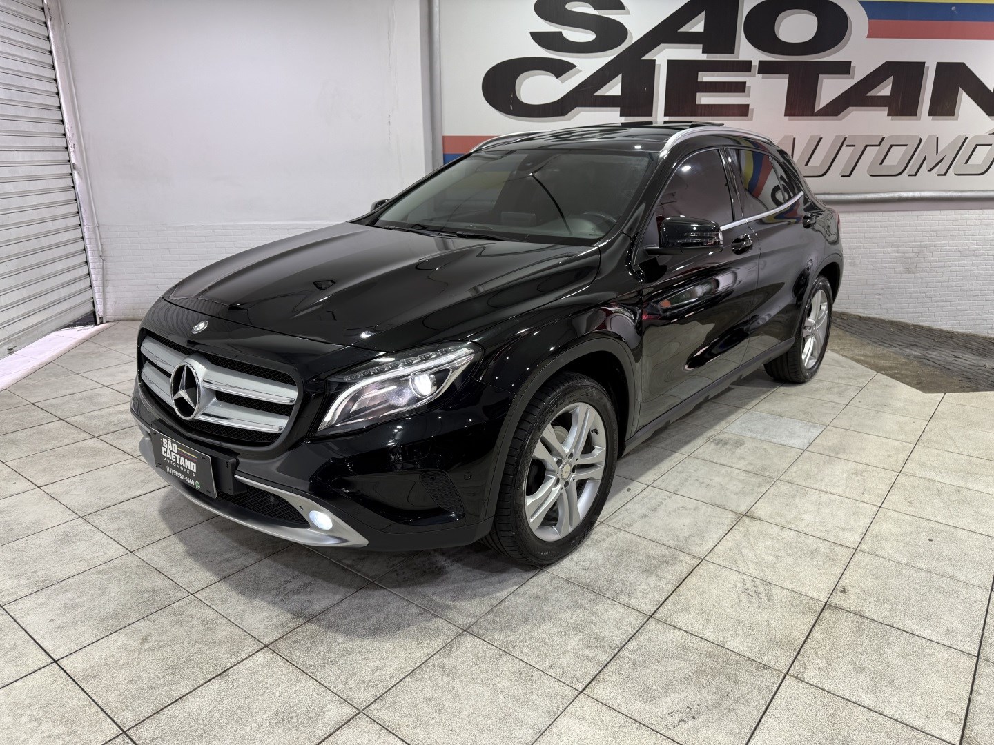 MERCEDES-BENZ GLA 200