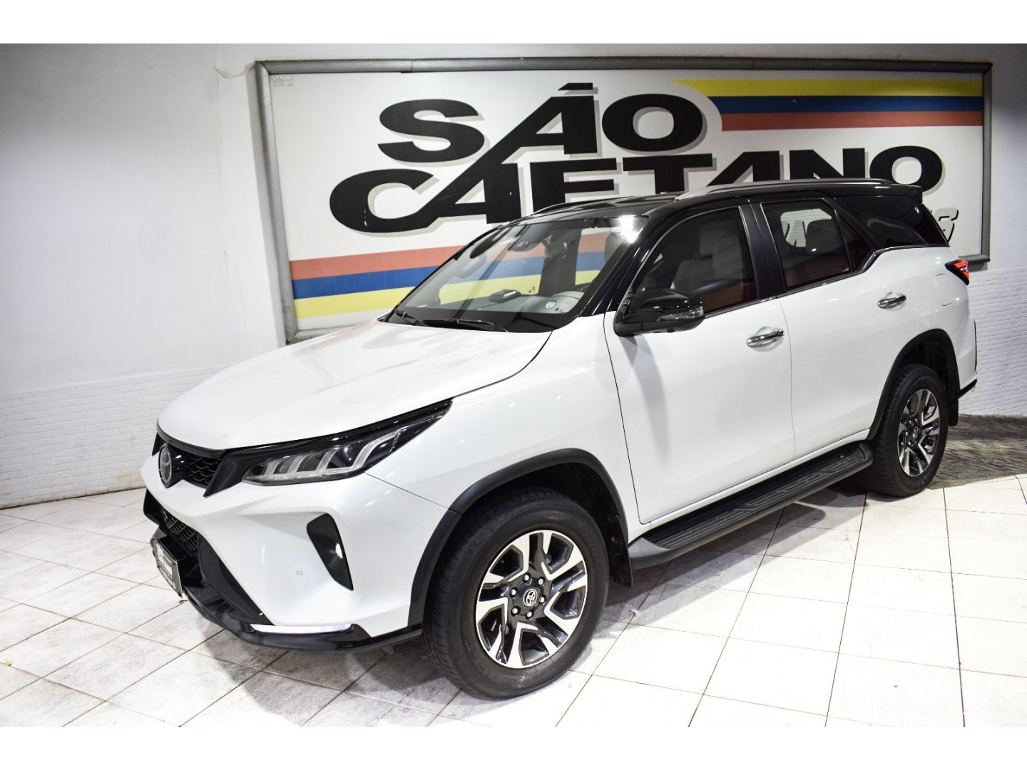 TOYOTA HILUX SW4
