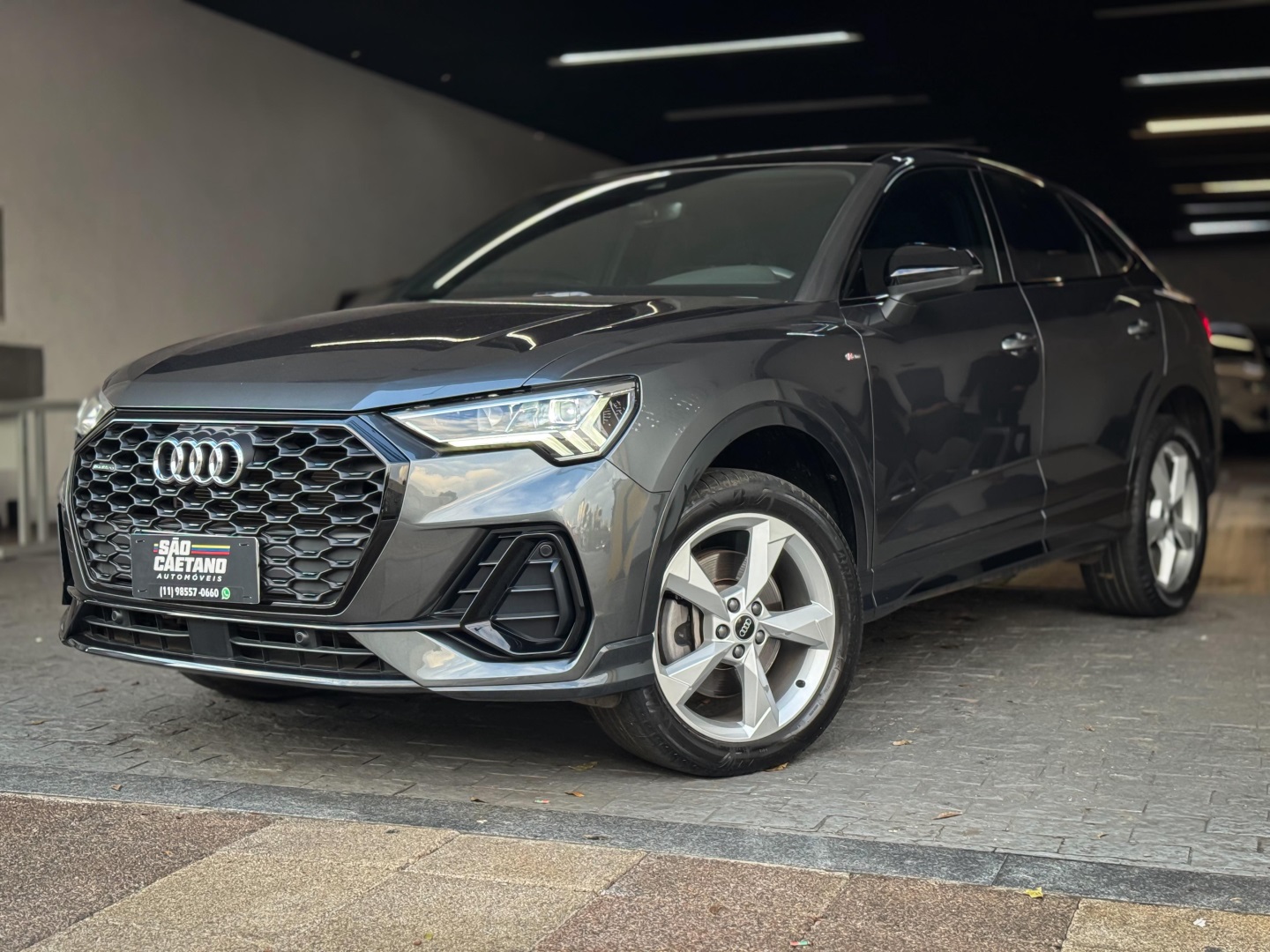 AUDI Q3