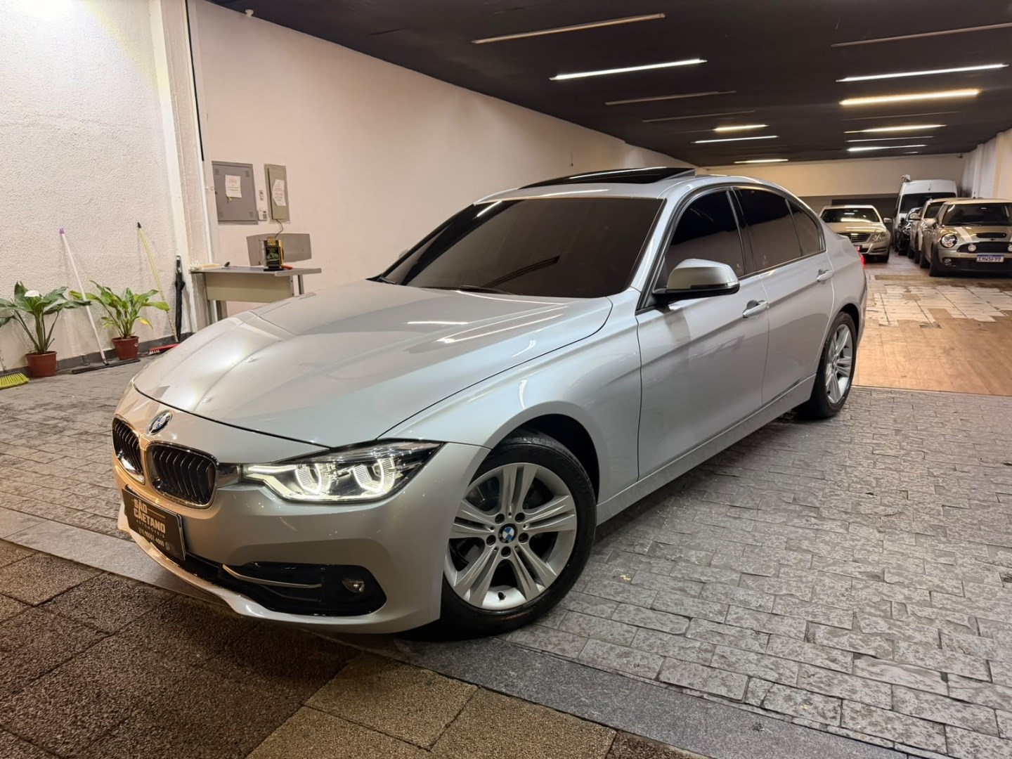 BMW 320i